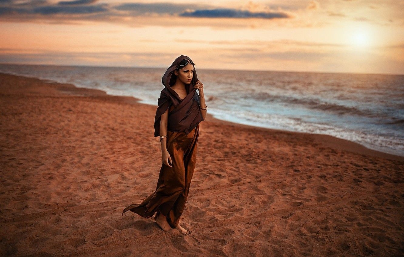 1340x850 Wallpaper shore, makeup, Alessandro Di Cicco, Arab girl, The arab, Desktop