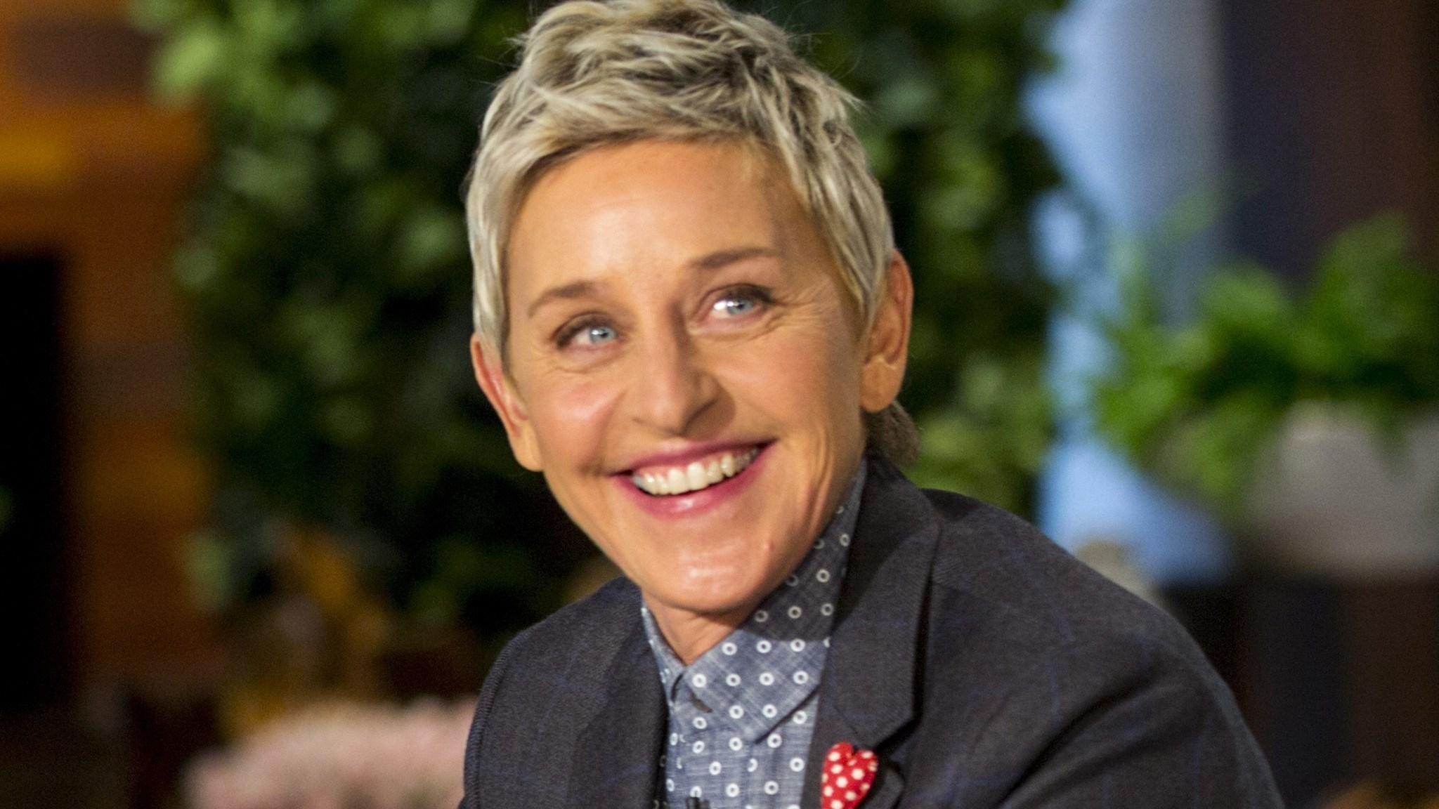 2050x1160 Ellen DeGeneres Net Worth 2018? Biography, House, Cars Updated, Desktop