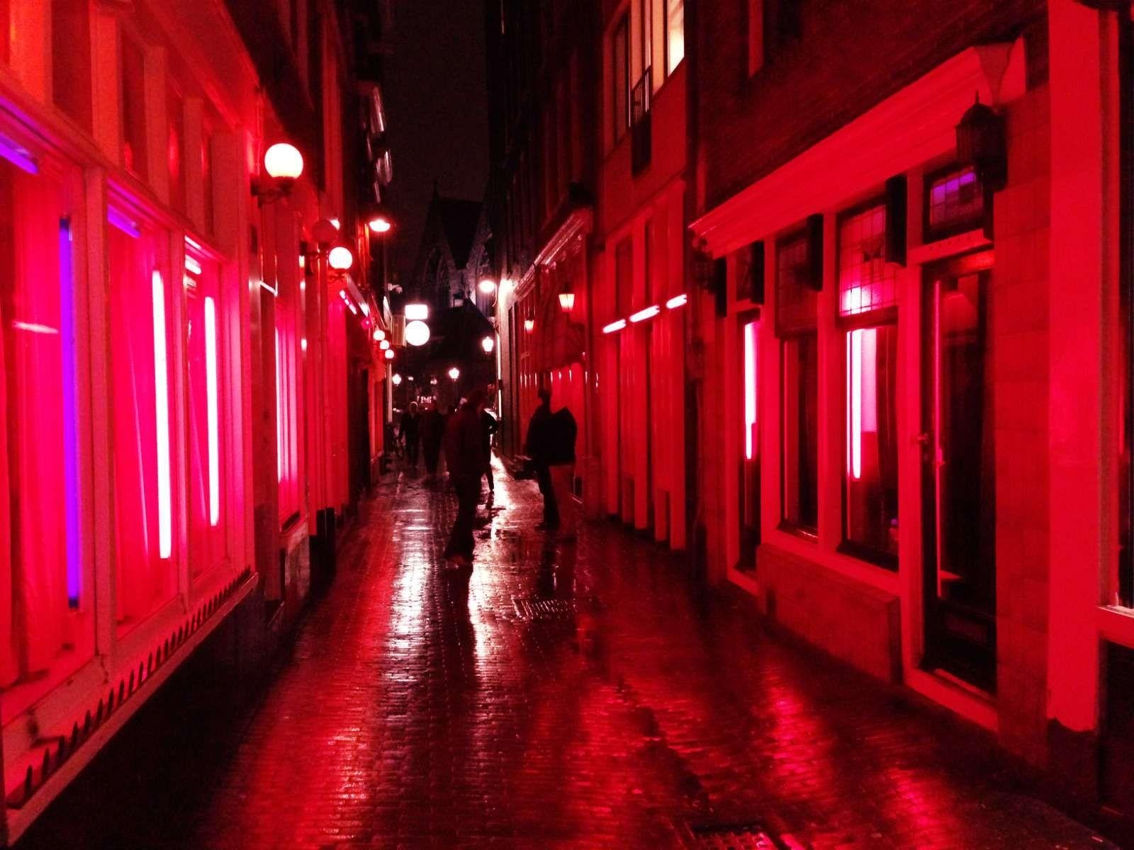 1600x1200 Inside Amsterdam's Red Light District. The Wild Party, Desktop