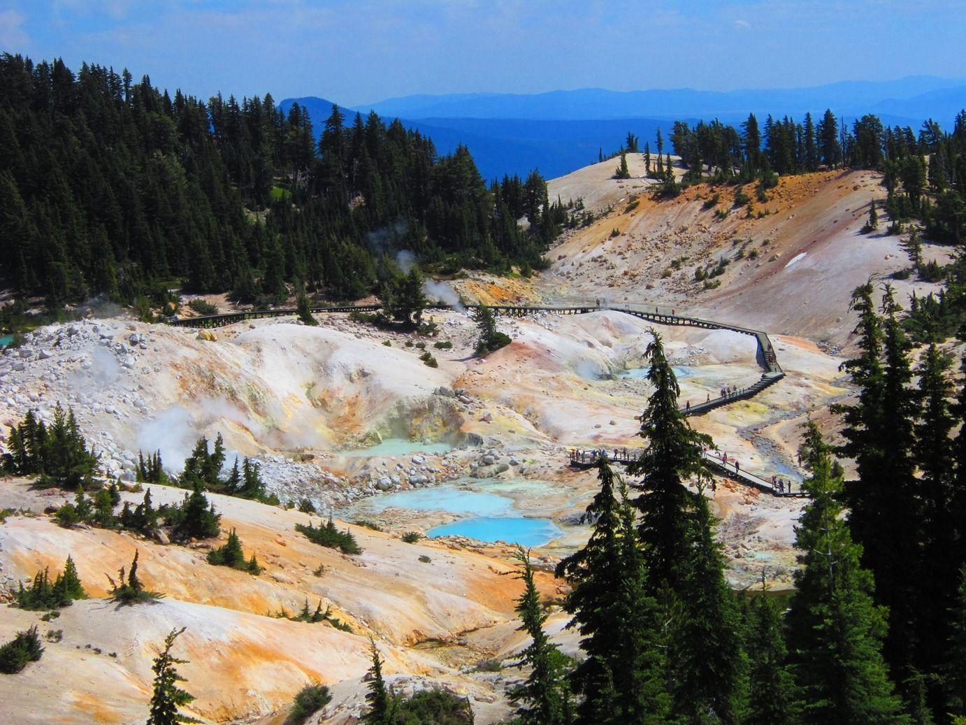 1390x1040 Nature Background, 655712 Lassen Volcanic National Park, Desktop