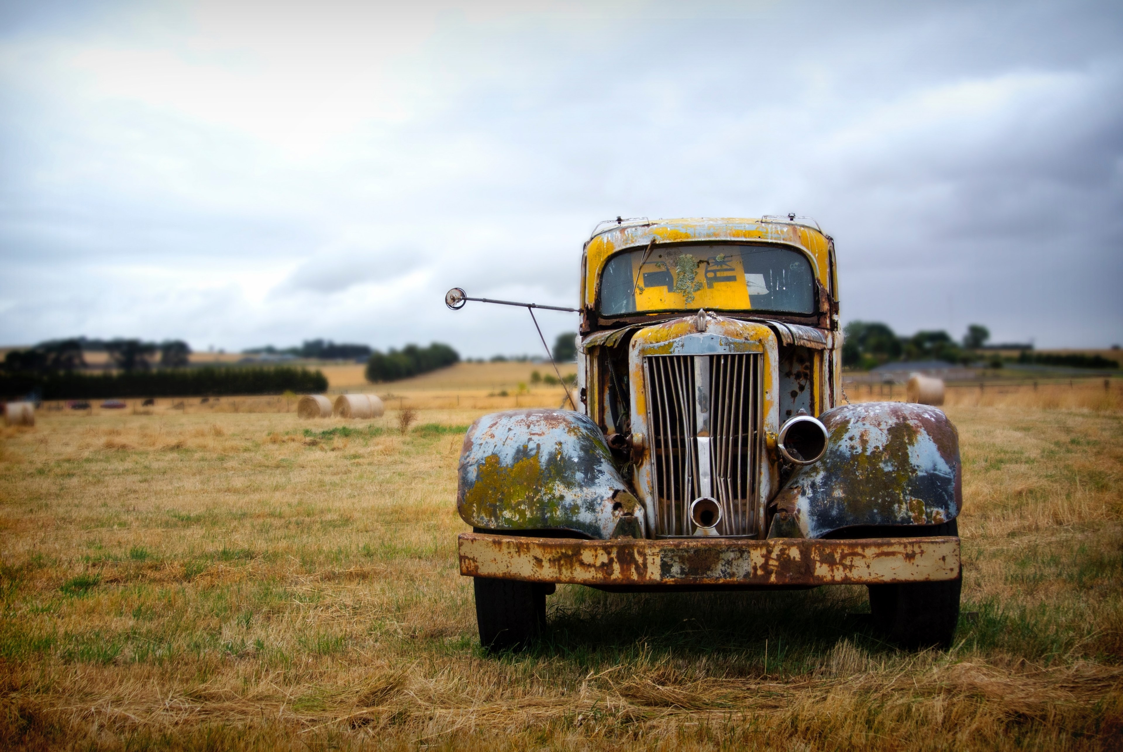 3840x2580 a rusted vintage yellow truck on the great ocean roadrusted truck, Desktop