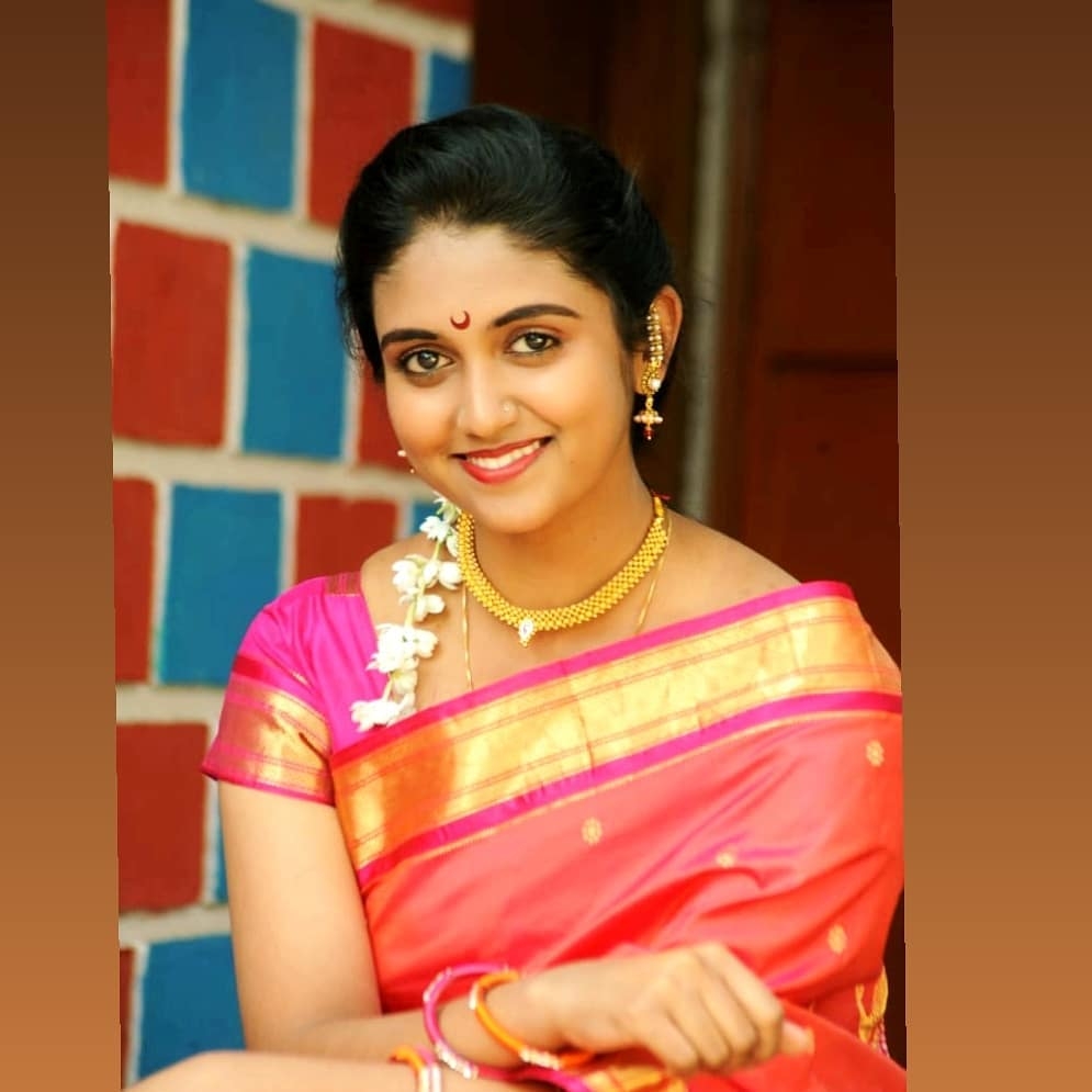 1000x1000 Rinku Rajguru marathi actress 20, Phone