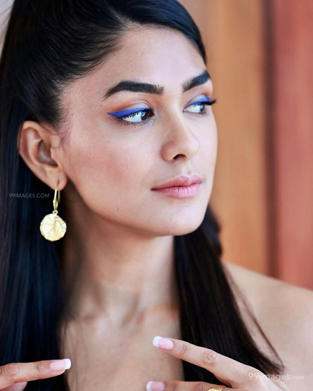 1080x1350 Mrunal Thakur Image, HD Photo (1080p), Wallpaper (Android IPhone) (2021), Phone