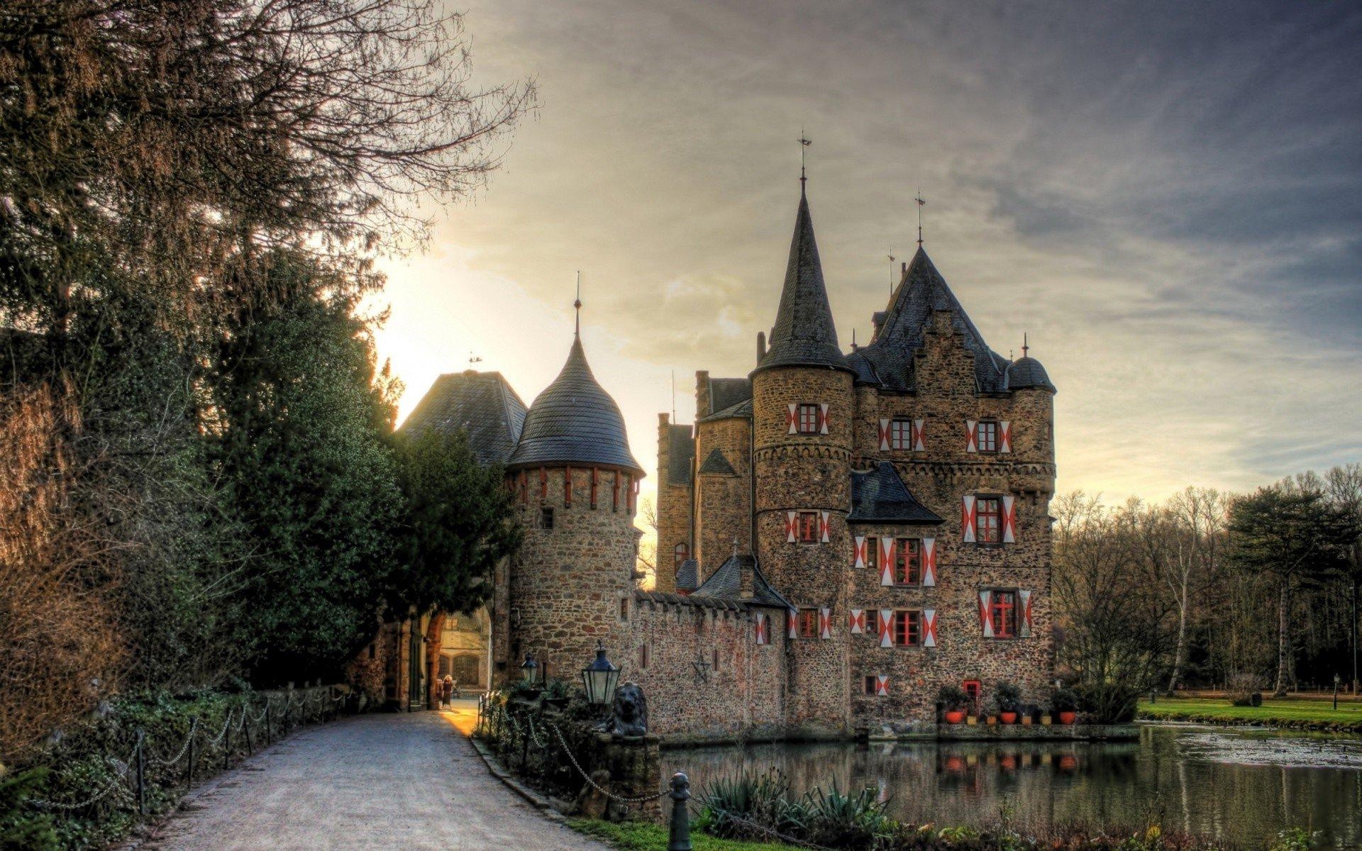 1920x1200 Selected picture, The old castle, LE, Desktop