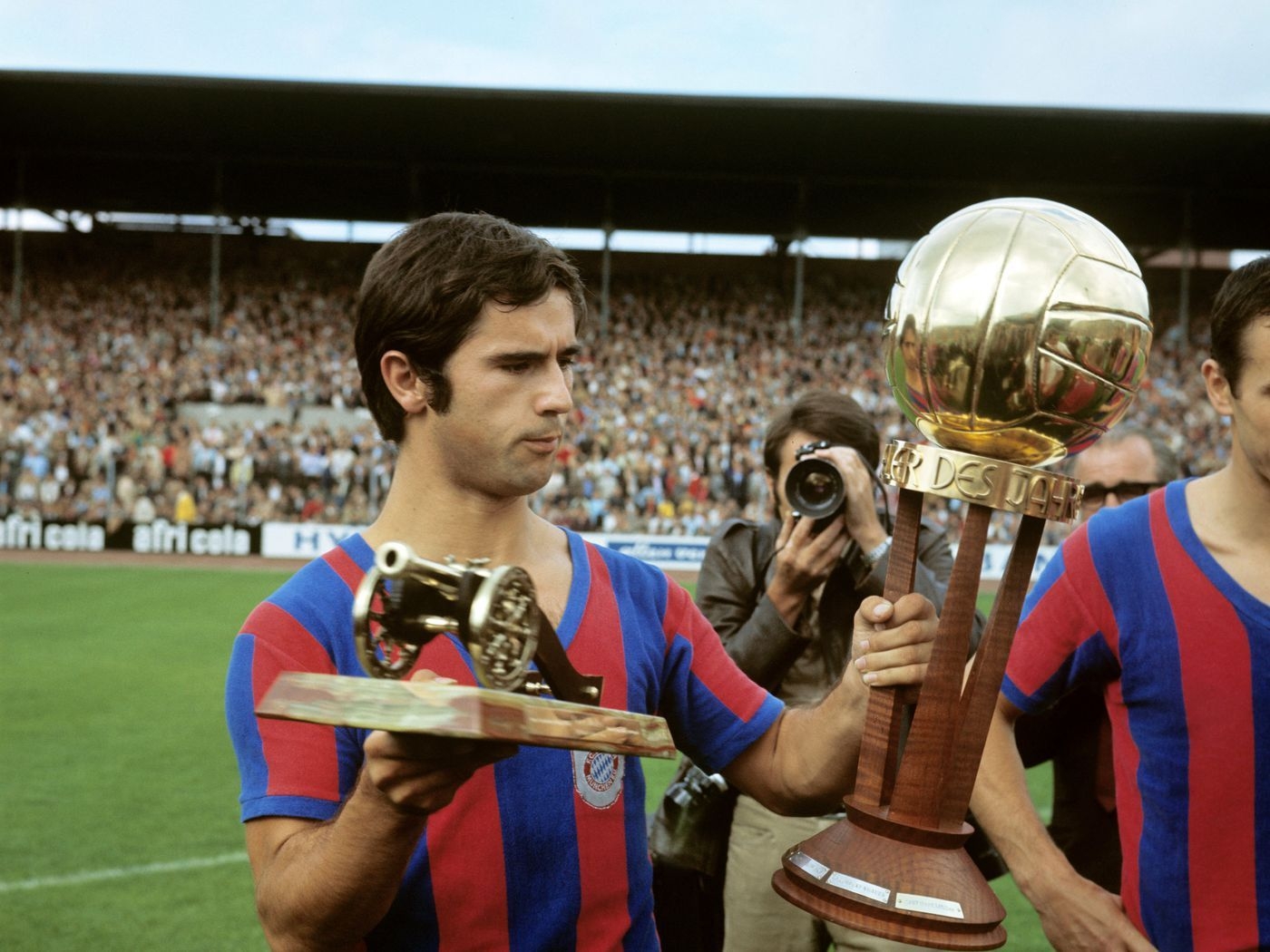 1400x1050 Hansi Flick says he thinks Gerd Müller is the greatest footballer of all time. Football Works, Desktop