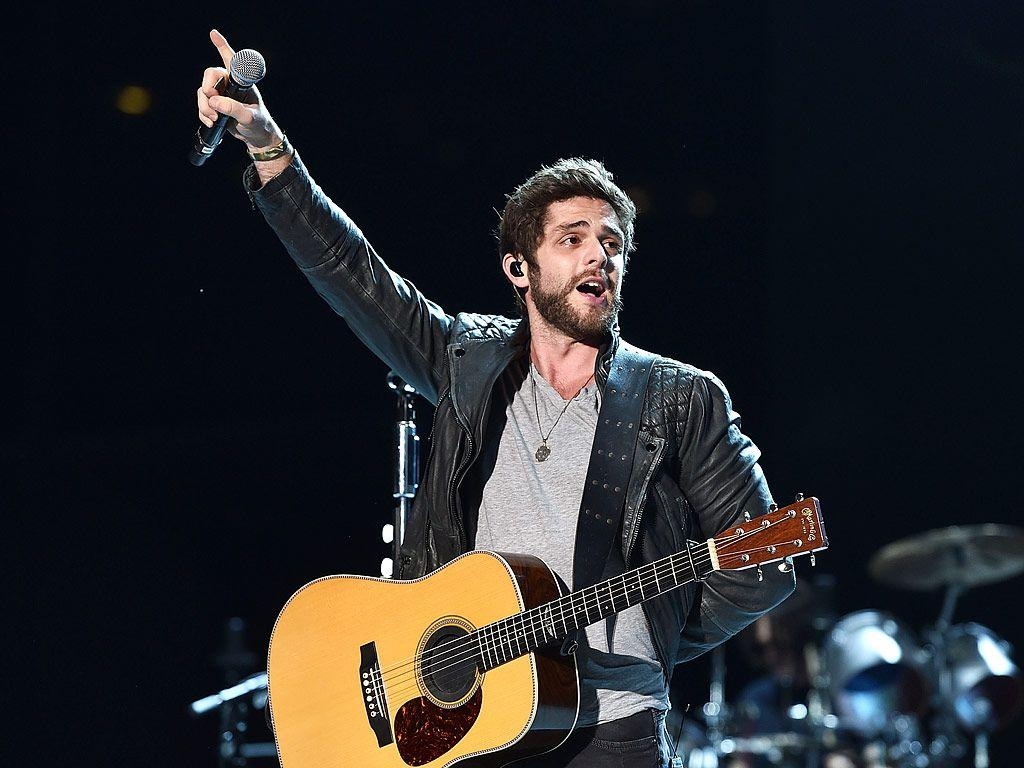 1030x770 Thomas Rhett Celebrates Two No. 1 Songs, Desktop