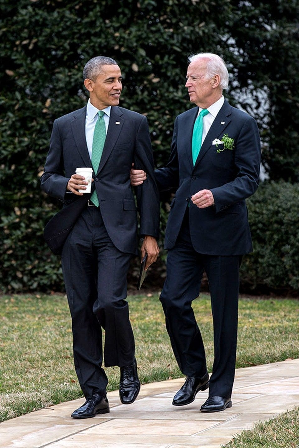 960x1440 Barack Obama and Joe Biden: The Ultimate Friendship, Phone