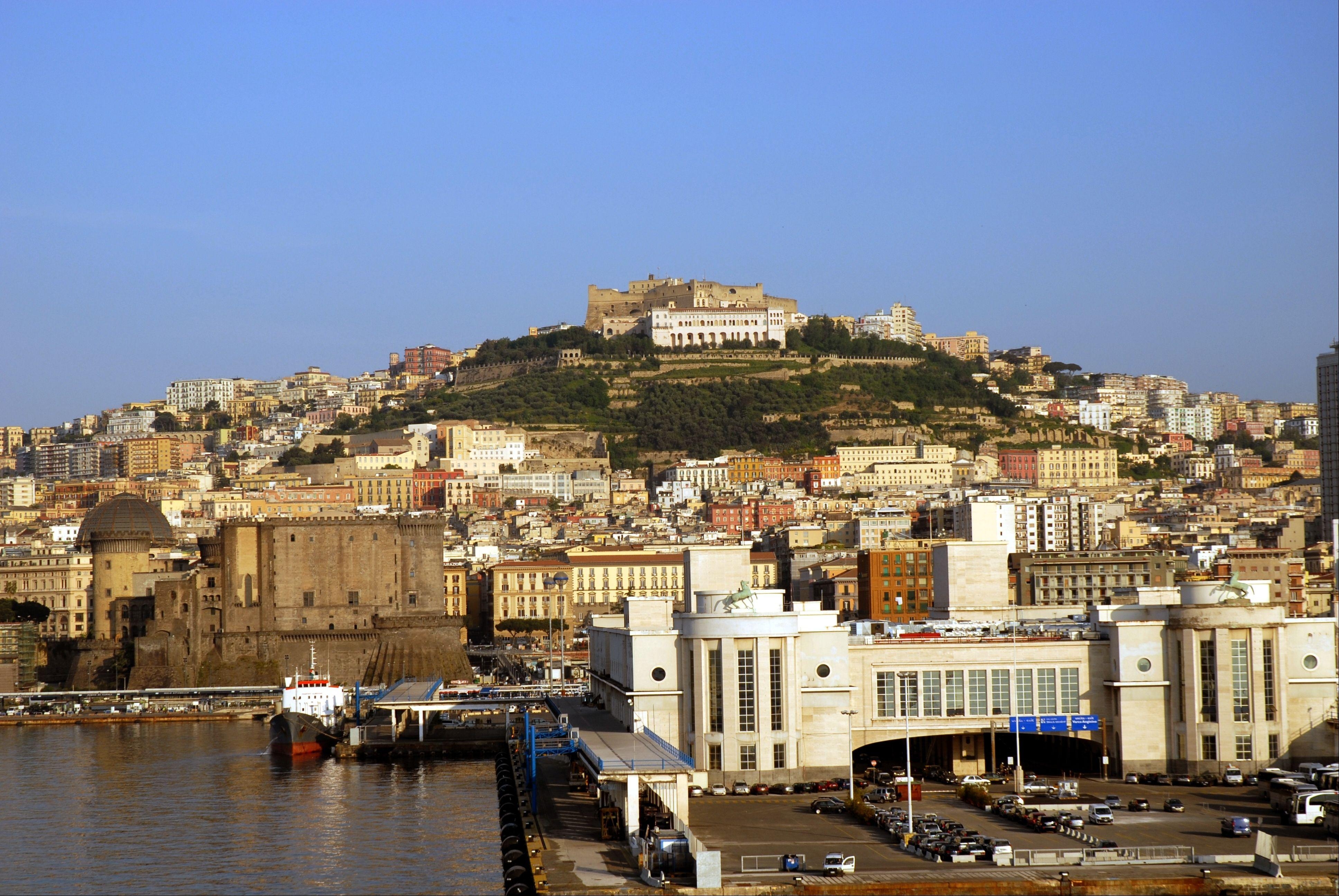 3880x2600 View of the hill in Naples, Italy wallpaper and image, Desktop