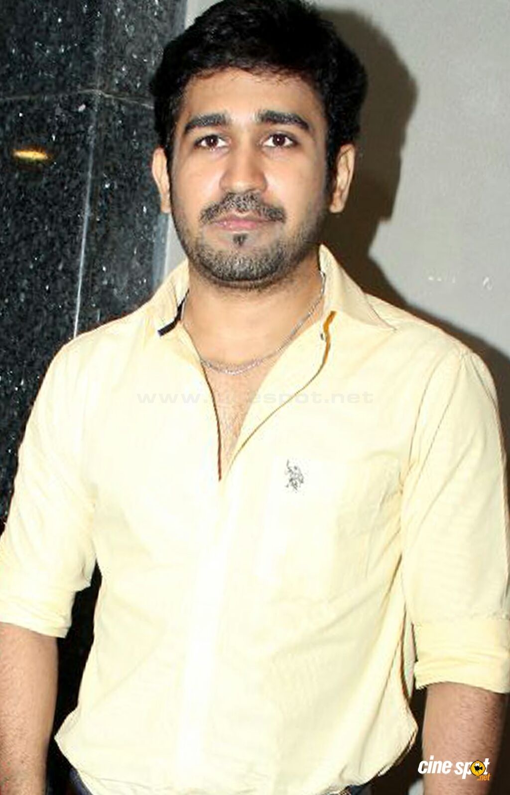 1030x1600 Vijay Antony at Hi Pooja I am Krishnan (5), Phone