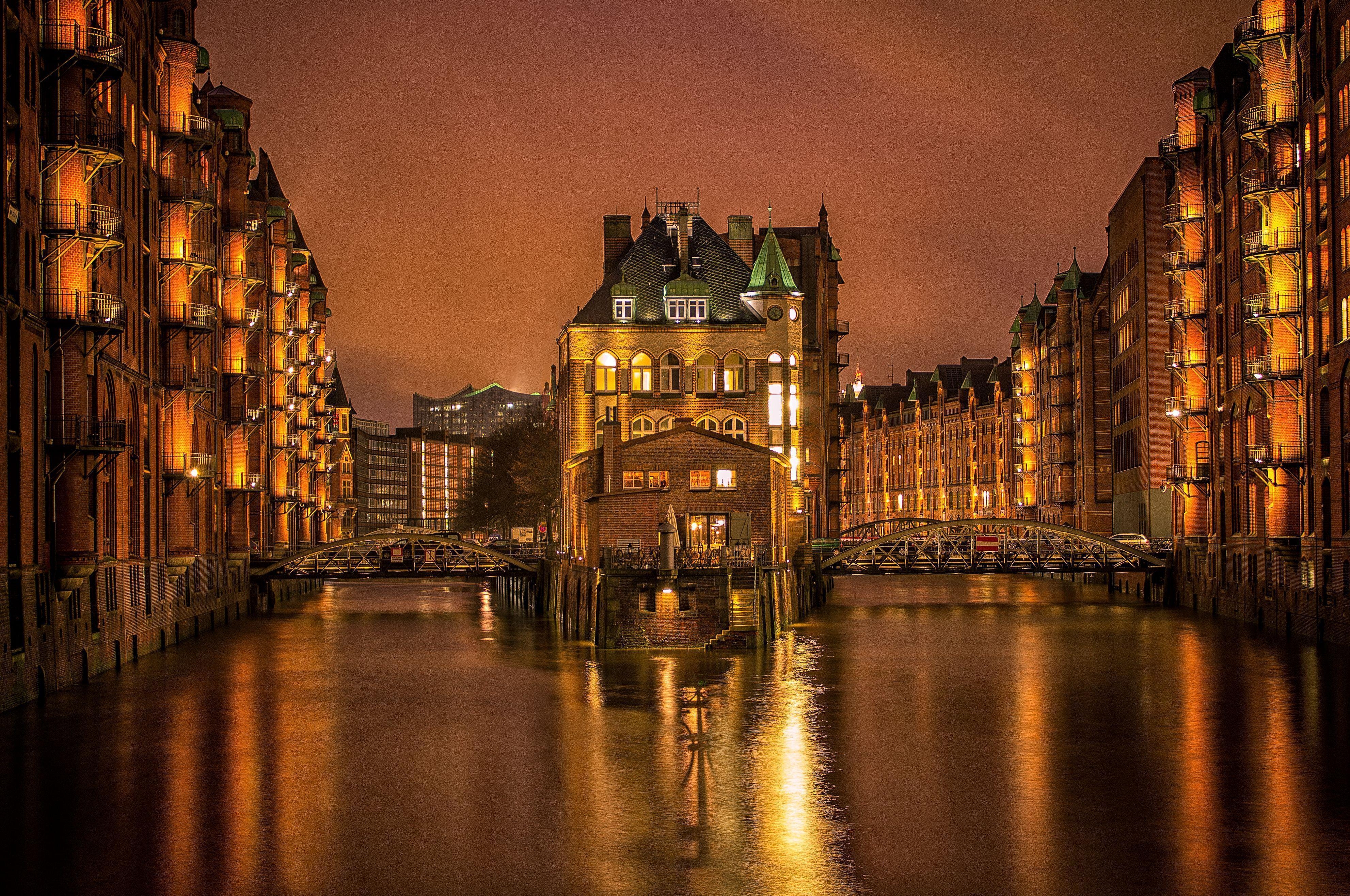 3970x2640 Hamburg Night Wallpaper, Desktop