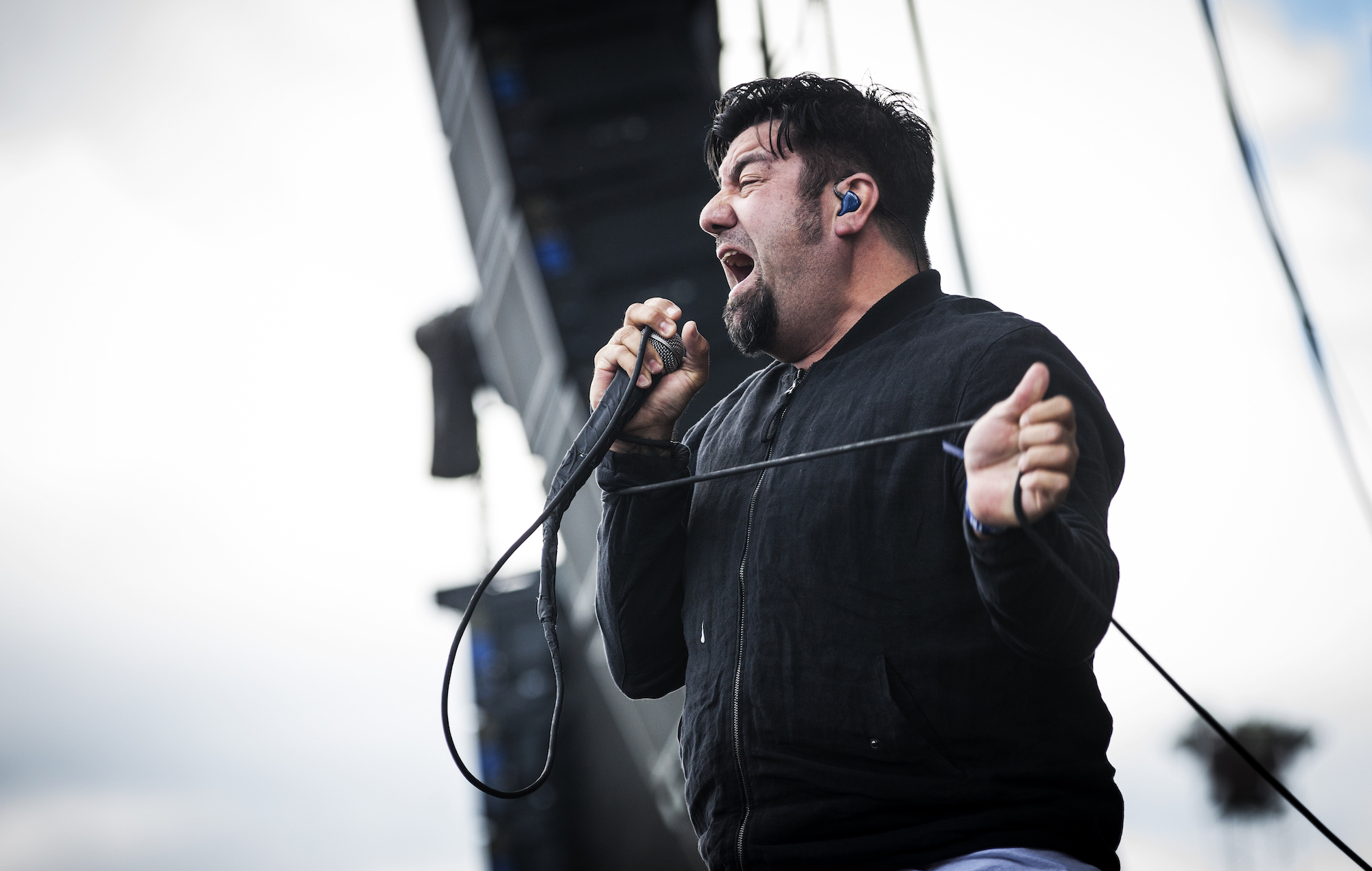 2000x1270 Watch unearthed footage of Deftones playing 'Be Quiet And Drive (Far Away)' for the first time, Desktop