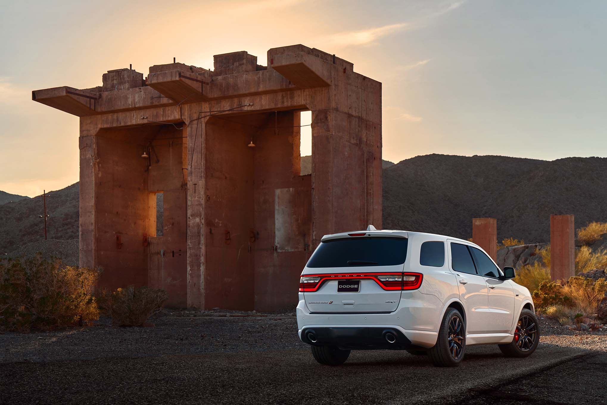 2040x1360 DodgeDrurango SRT image 2018 Dodge Durango SRT rear three quarter, Desktop