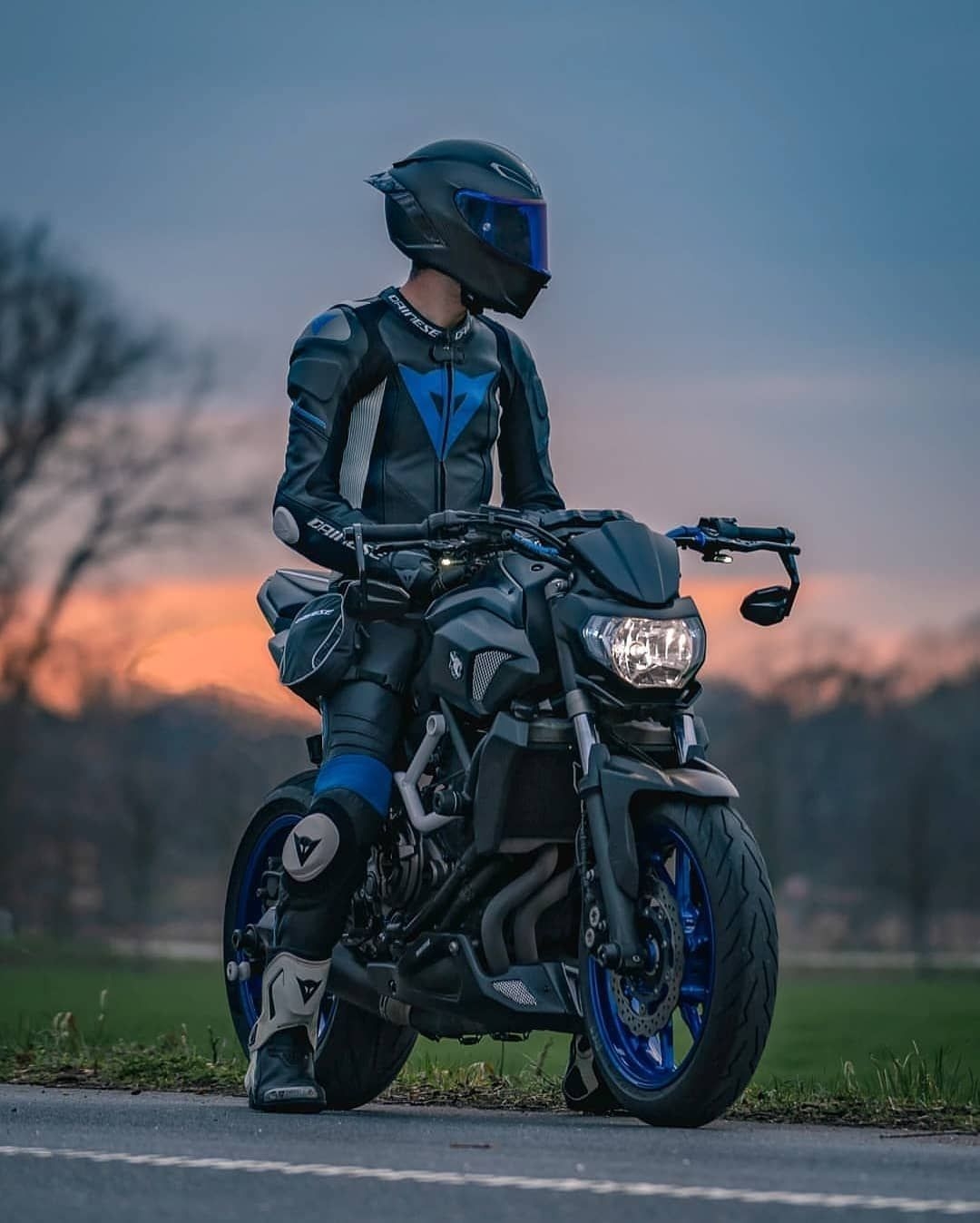 1080x1350 Biker. Photograph. Motovlog • Photo et vidéos Instagram. Motorcycle, Motorcycle outfit, Yamaha fz, Phone