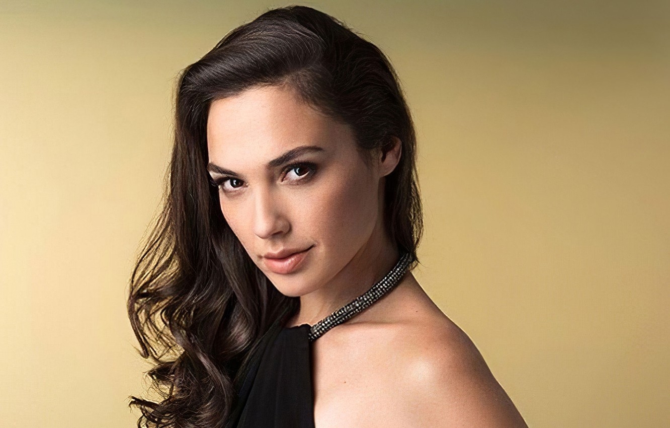 1340x850 Wallpaper look, girl, background, model, hair, actress, Gal Gadot image for desktop, section девушки, Desktop