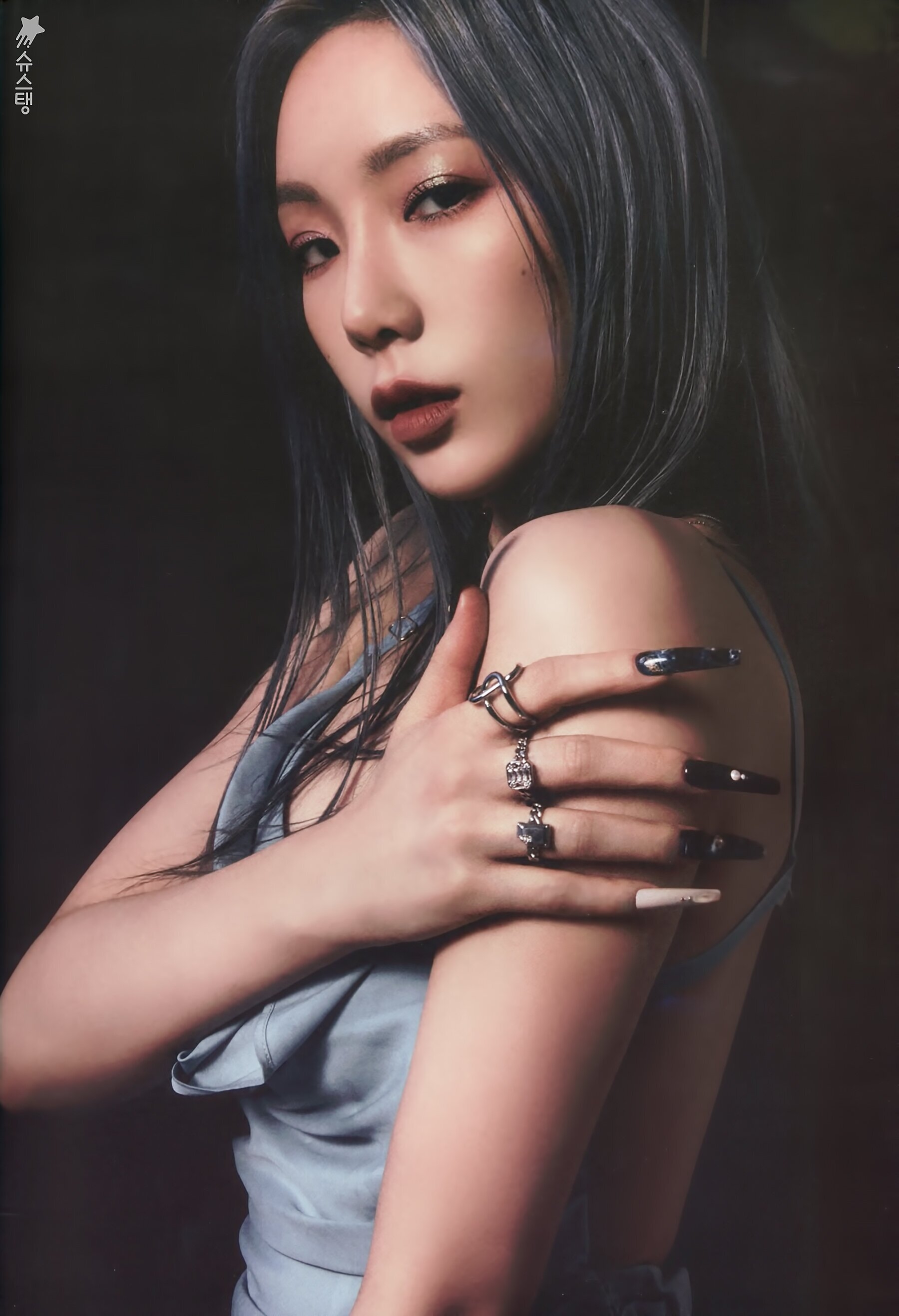 1800x2640 Taeyeon 'INVU' Album Scans, Phone