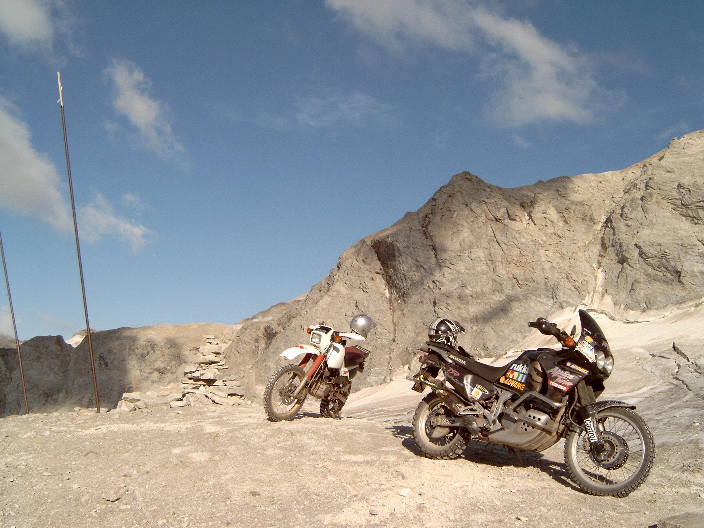 2280x1710 Honda XRV 750 Africa Twin picture. Honda photo gallery, Desktop