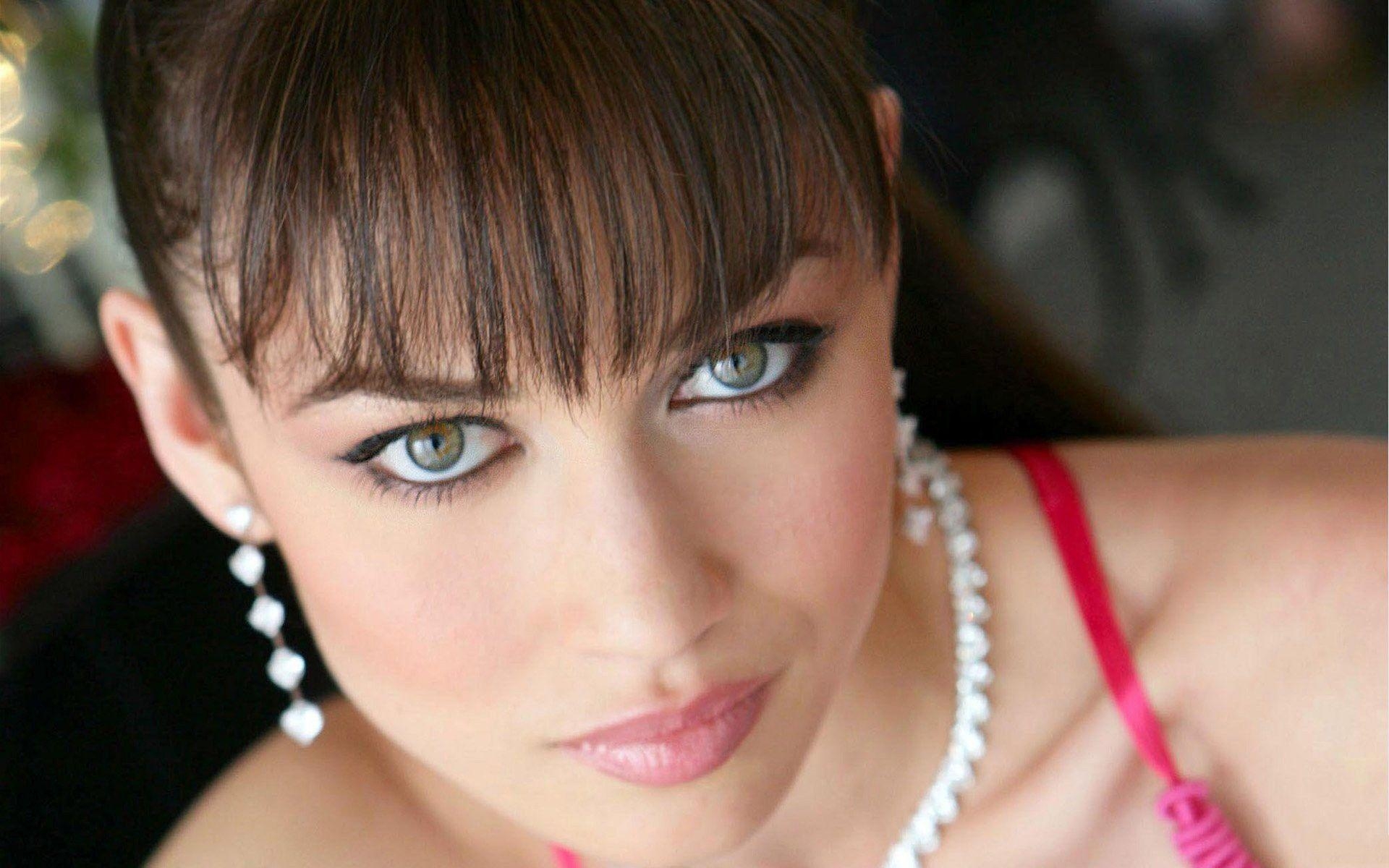 1920x1200 Olga Kurylenko Computer Wallpaper, Desktop Background, Desktop