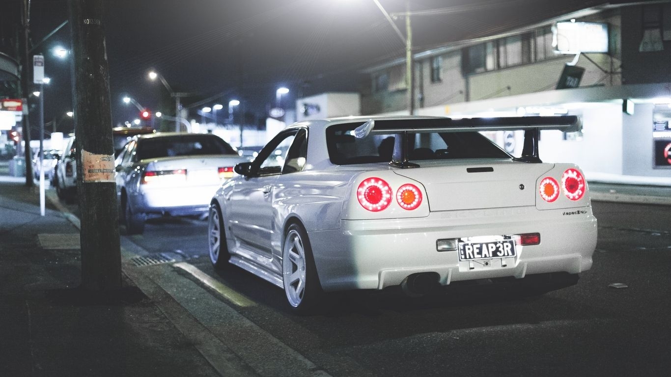 1370x770 Download Wallpaper  Nissan, Skyline, R Gt R, Rear View Tablet, Laptop HD Background, Desktop