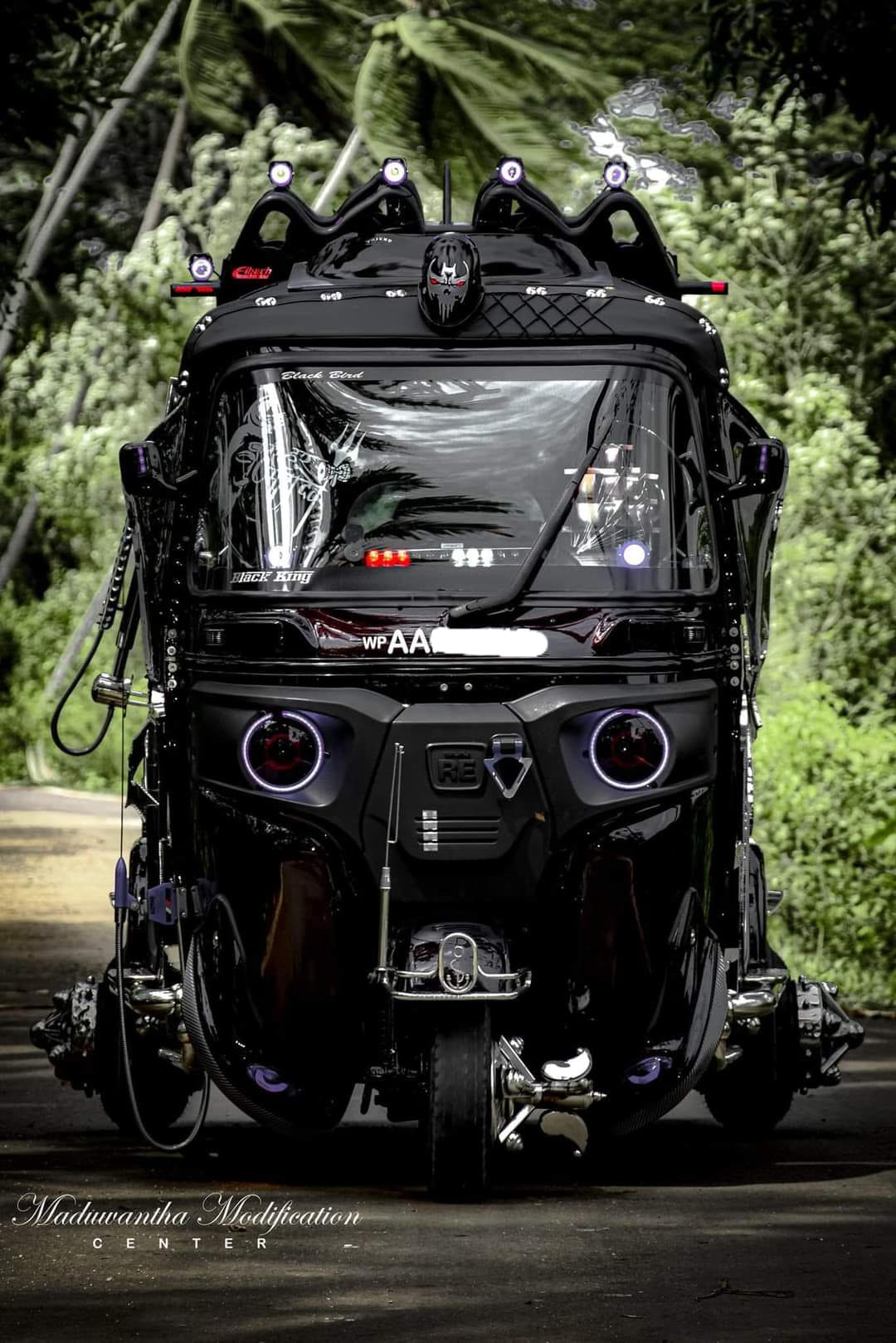 1080x1620 Sri Lankan ThreeWheeler & bus drivers, Phone