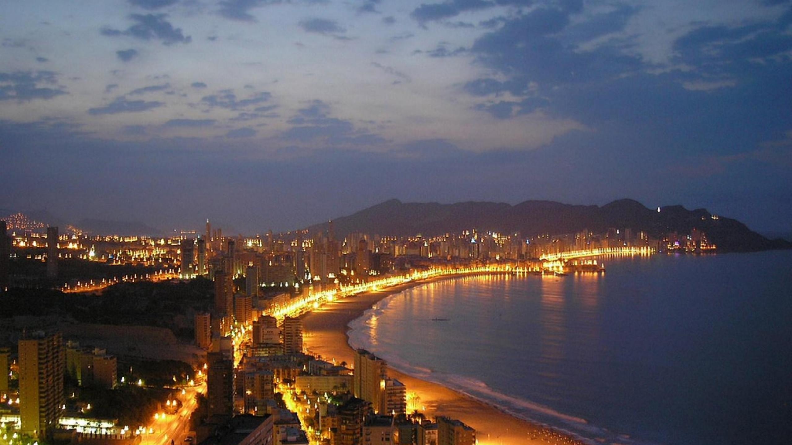 2560x1440 Benidorm Beach Spain, Desktop