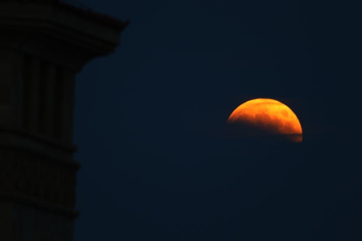 1200x800 Relive The 'Blood Moon' With These Dazzling Lunar Eclipse Photo, Desktop
