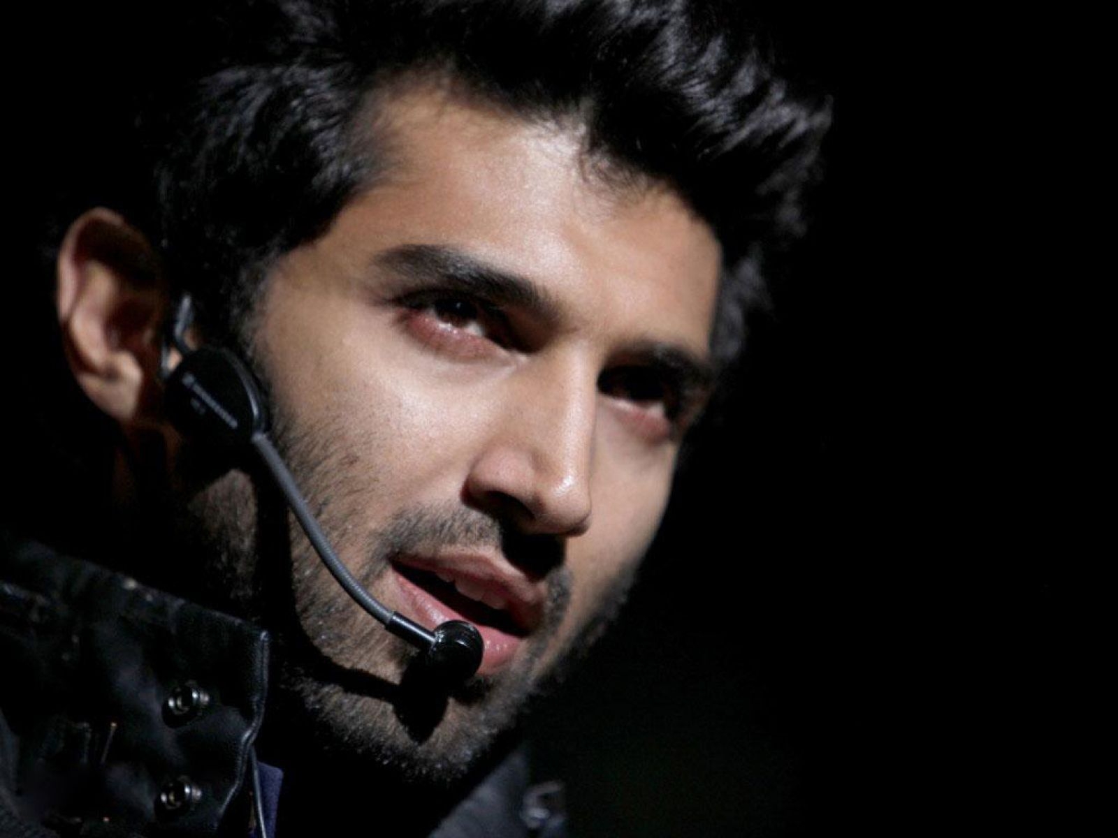 1600x1200 Aditya Roy Kapoor Phone Number. Bollywood Actors, Directors, Desktop