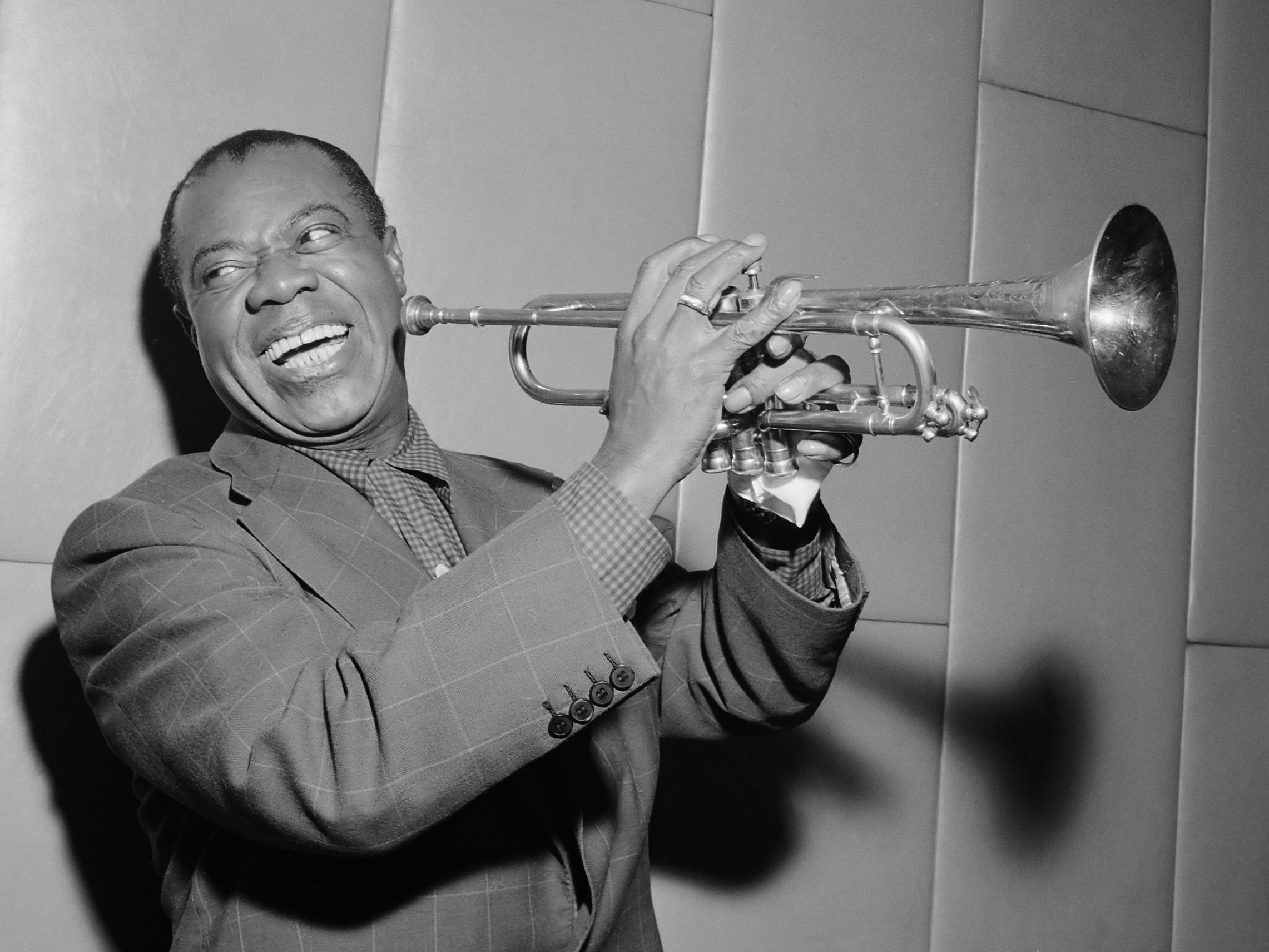 2290x1720 Download wallpaper  louie armstrong, jazz, pipe, bw HD, Desktop