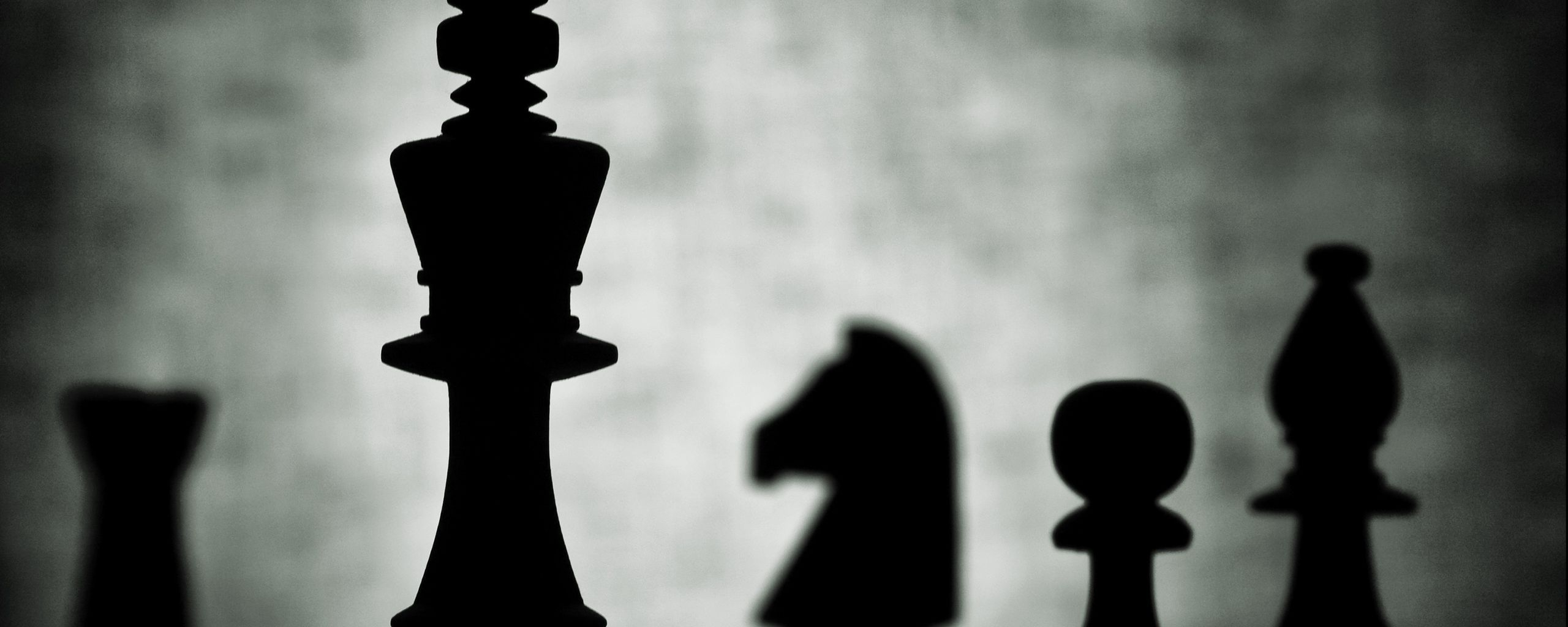 2560x1030 Download wallpaper  chess, figures, dark, game, king ultrawide monitor HD background, Dual Screen