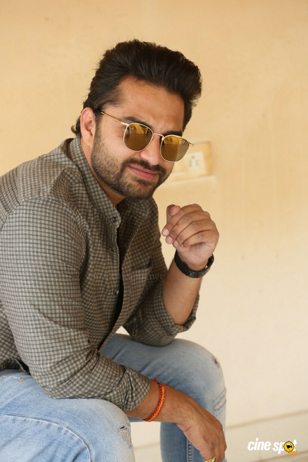 1030x1540 Falaknuma Das Hero Vishwak Sen Interview Photo (16), Phone