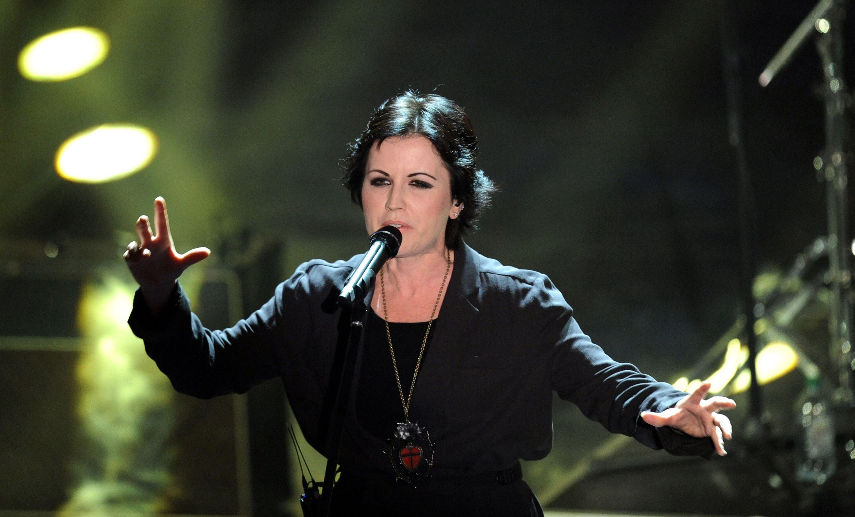 3000x1820 Dolores O' Riordan HD Wallpaper, Desktop