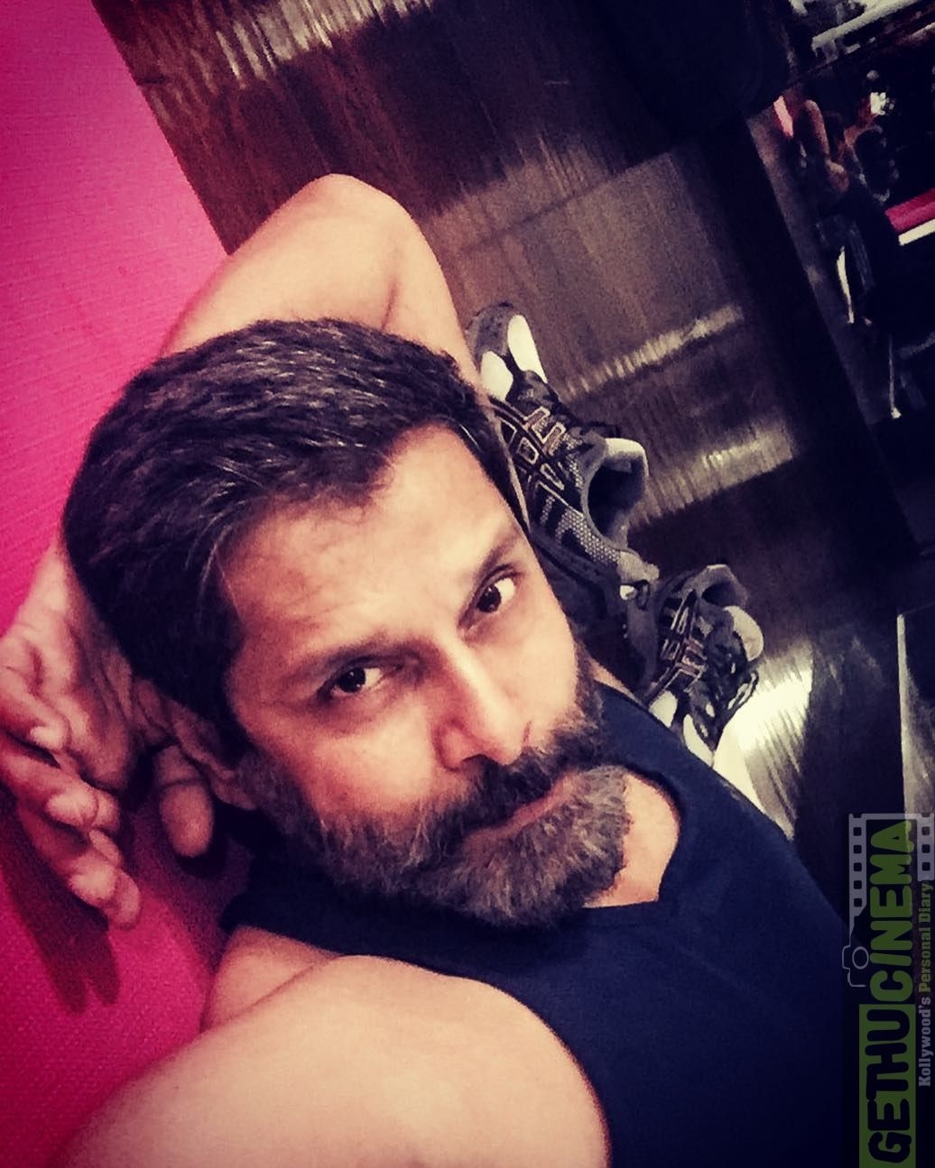 1040x1300 Actor Vikram 2017 HD Photo, Phone