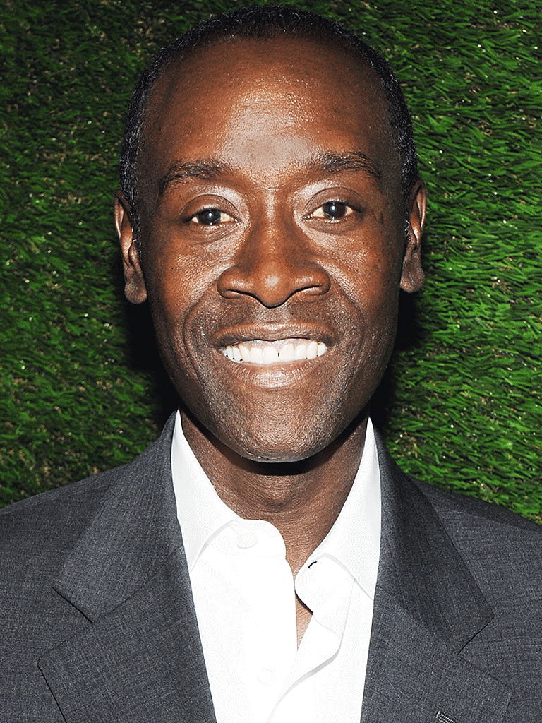 770x1030 Pics Don Cheadle, Phone