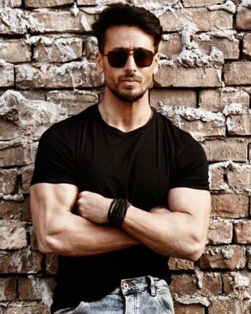 820x1030 Tiger Shroff Wallpaper, Picture, Image, Photo Shroff Photo 2020 HD Wallpaper, Phone