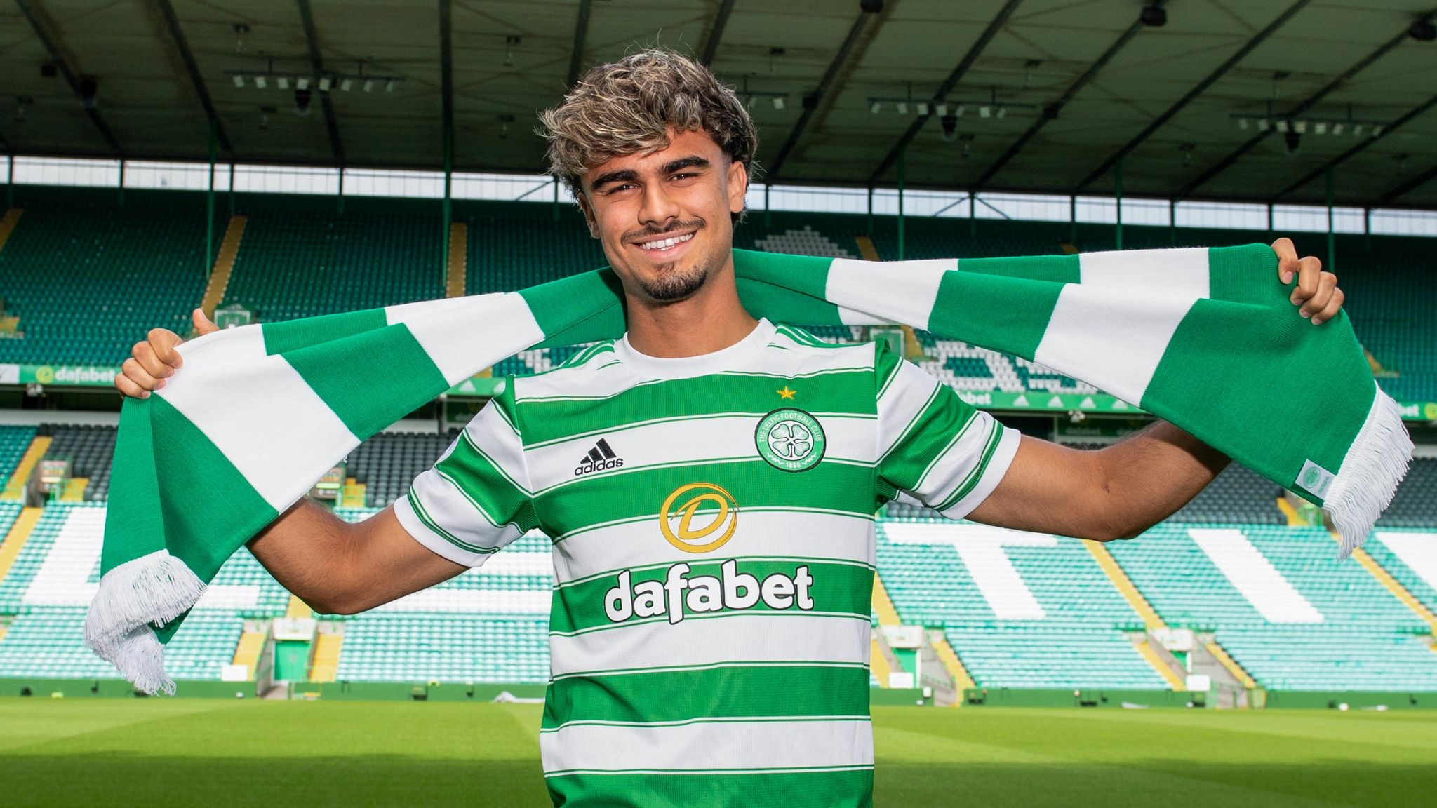 2050x1160 Jota: Celtic sign winger from Benfica in permanent deal after loan spell, Desktop