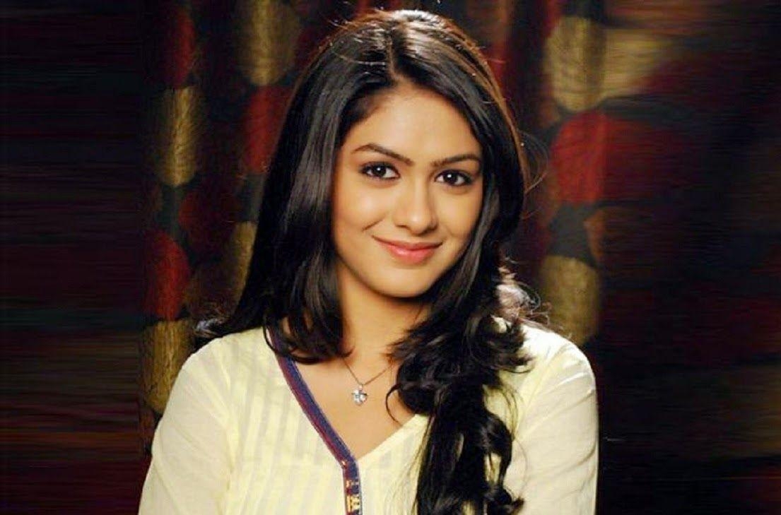 1110x730 Mrunal Thakur New HD wallpaper, Indian Actress Mrunal Thakur, Desktop