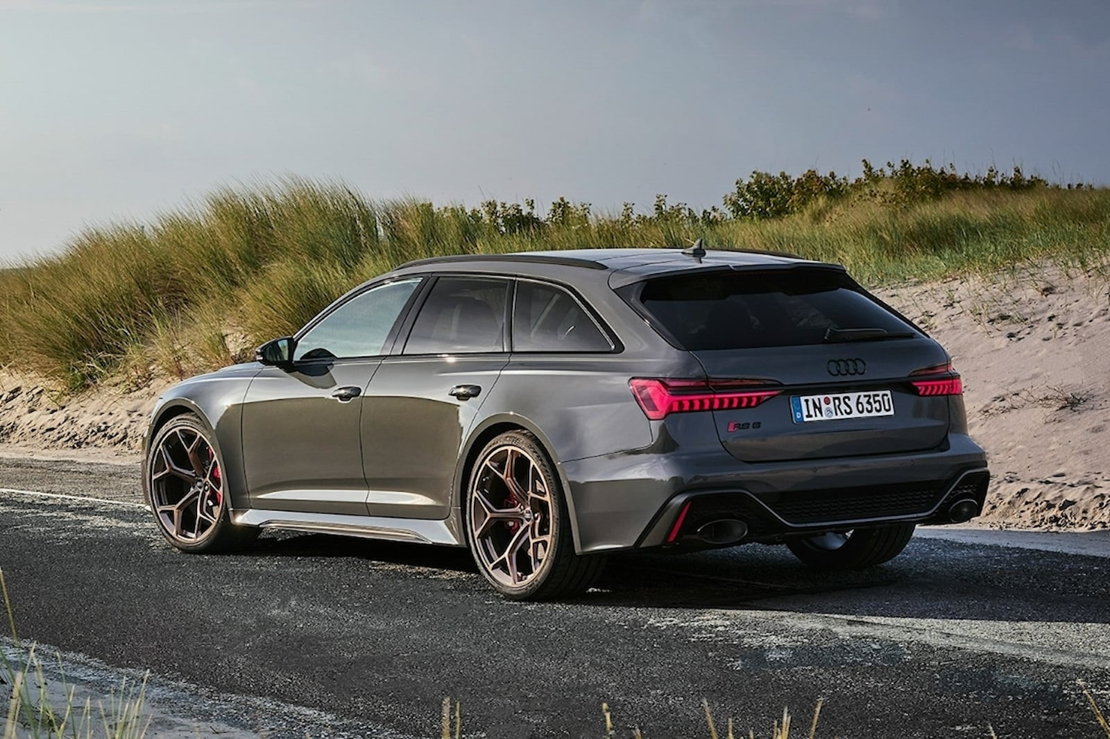 1600x1070 2023 Audi RS6 Avant Exterior Dimensions: Colors Options & Accessories, Desktop