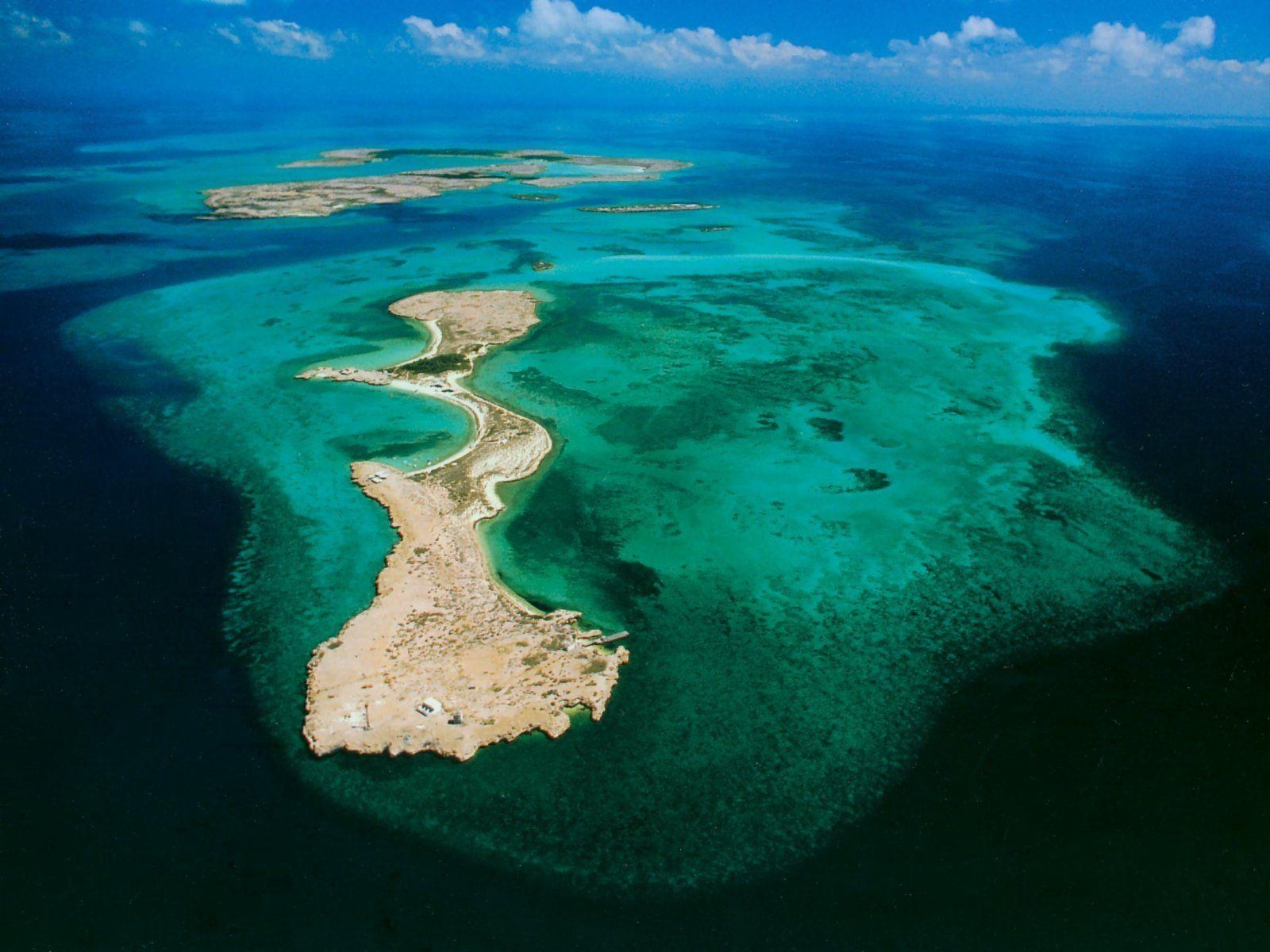 1600x1200 Djibouti The Islands Of Maskali And Moucha. NATURE: ISLANDS, Desktop