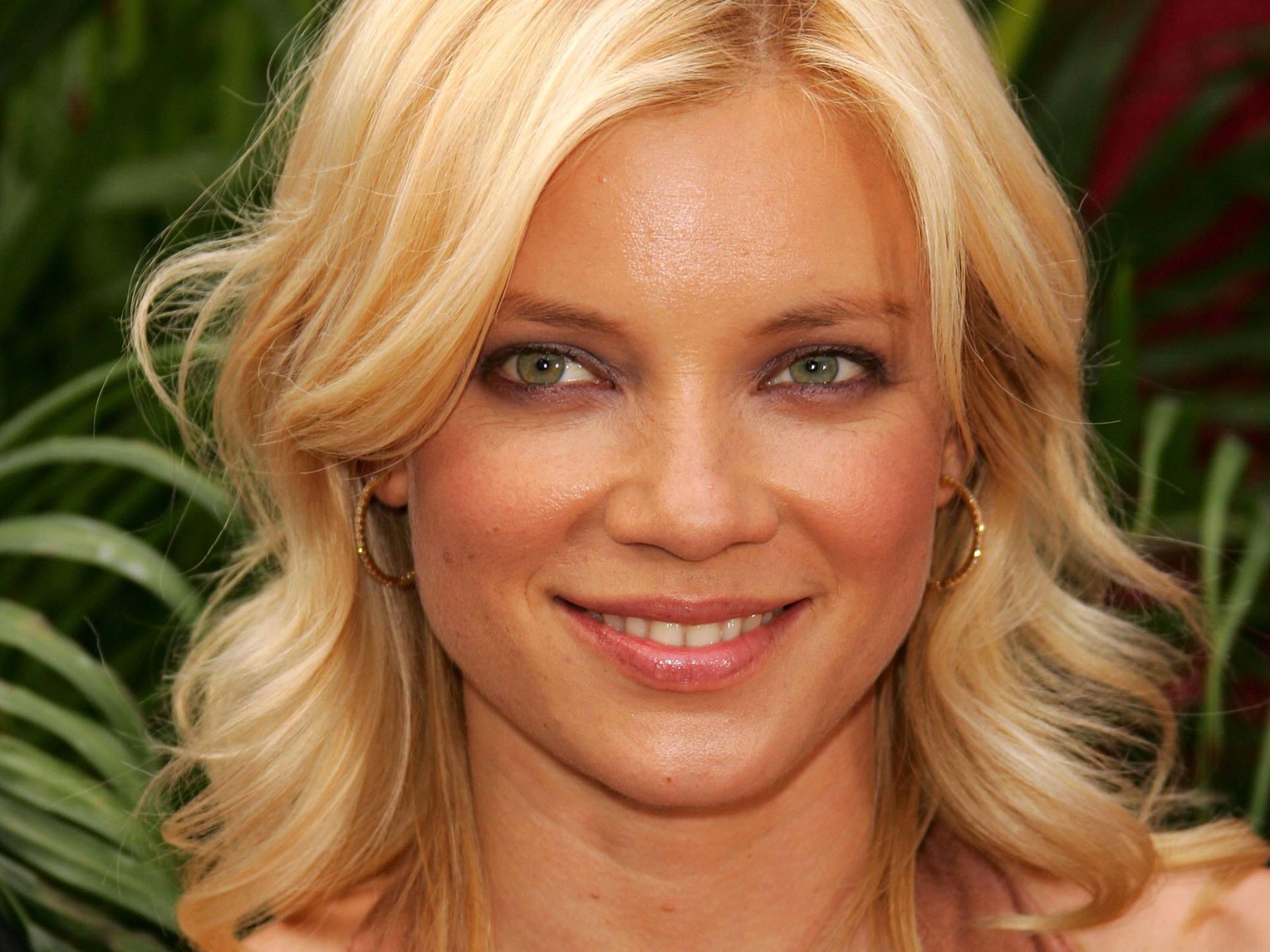 1920x1440 Amy Smart Deskop Wallpaper, Desktop