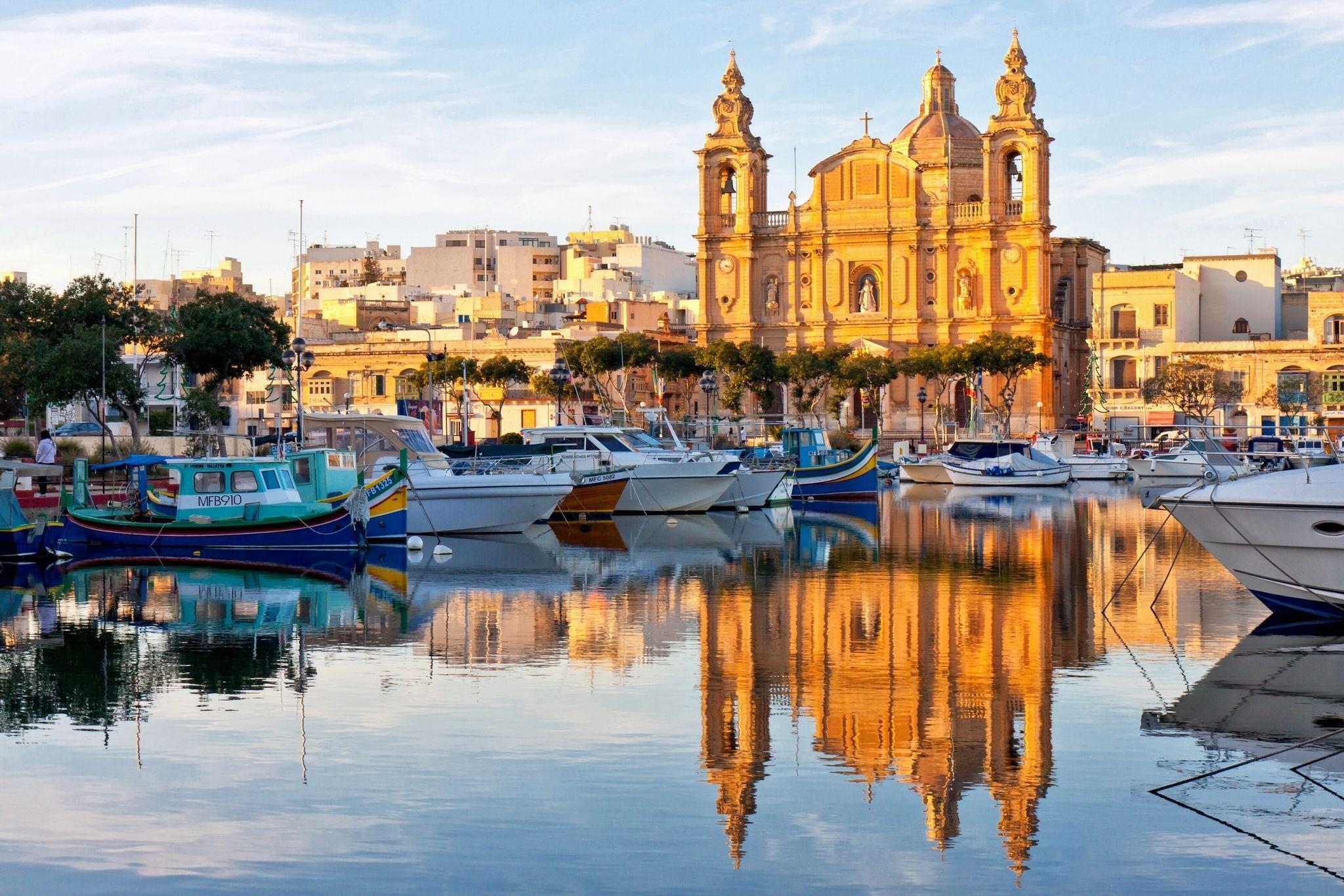 2050x1370 Canoes On Valletta Coast Capital Of Malta, Desktop