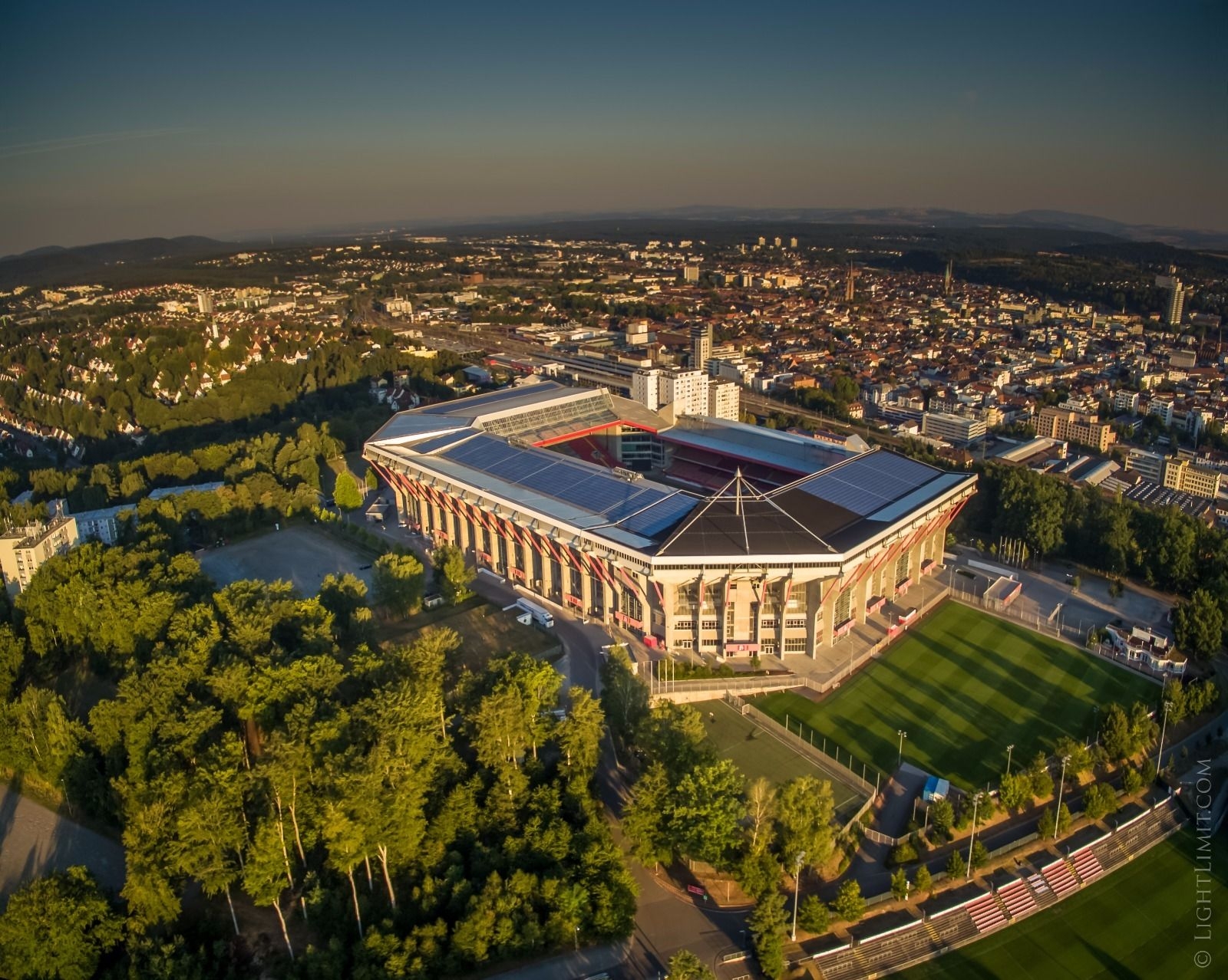 1600x1280 FM 19 1. FC Kaiserslautern a Fallen Giant, Desktop