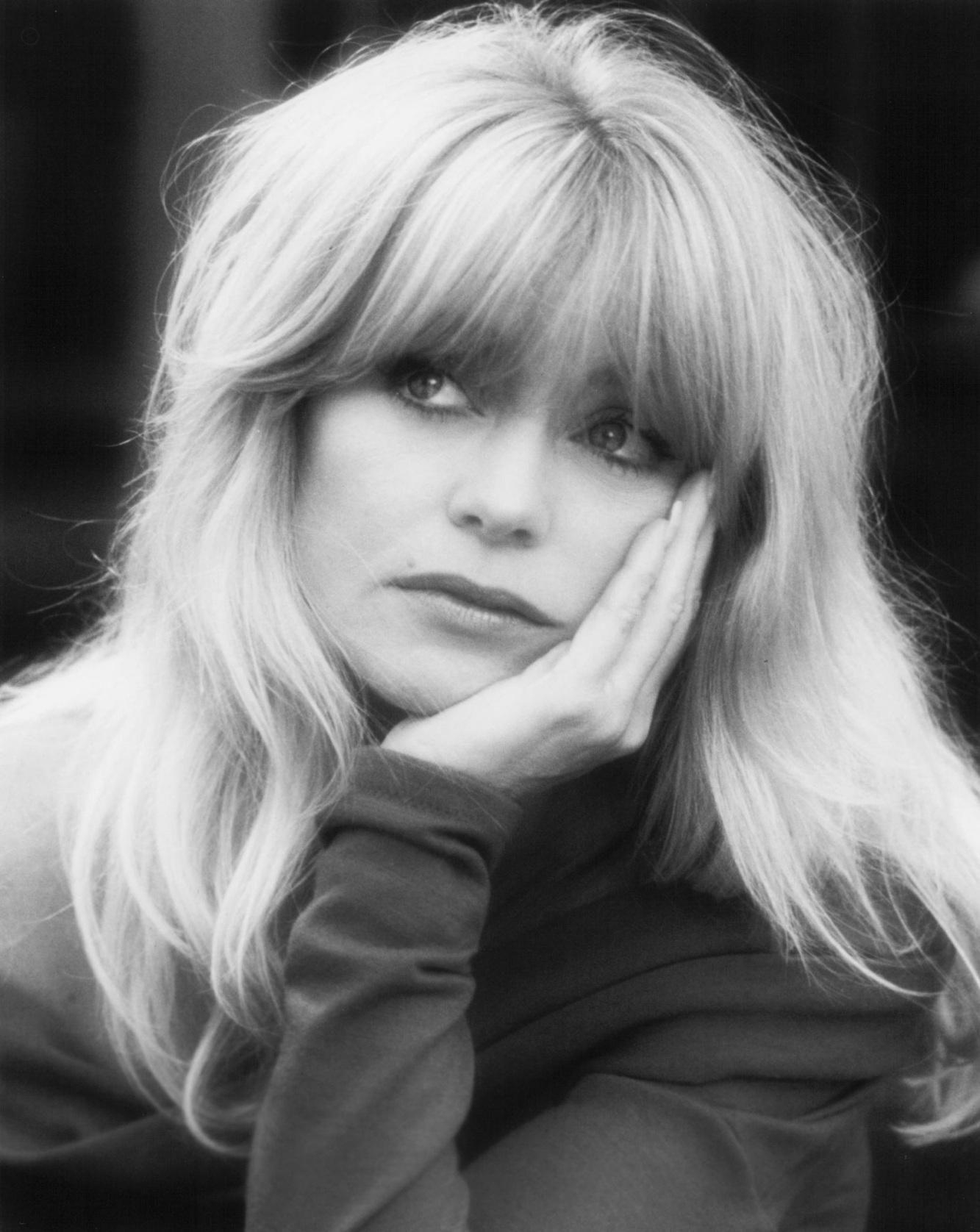 1340x1680 Goldie Hawn HD Wallpaper, Phone