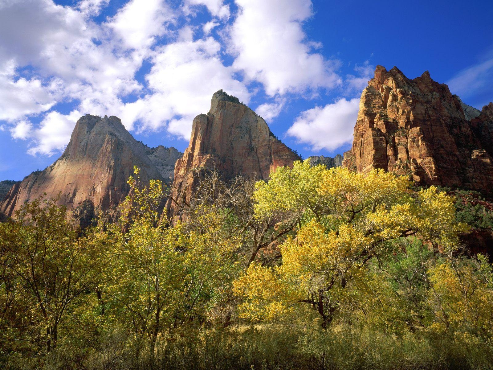 1600x1200 Three Patriarchs Zion National Park #, Desktop