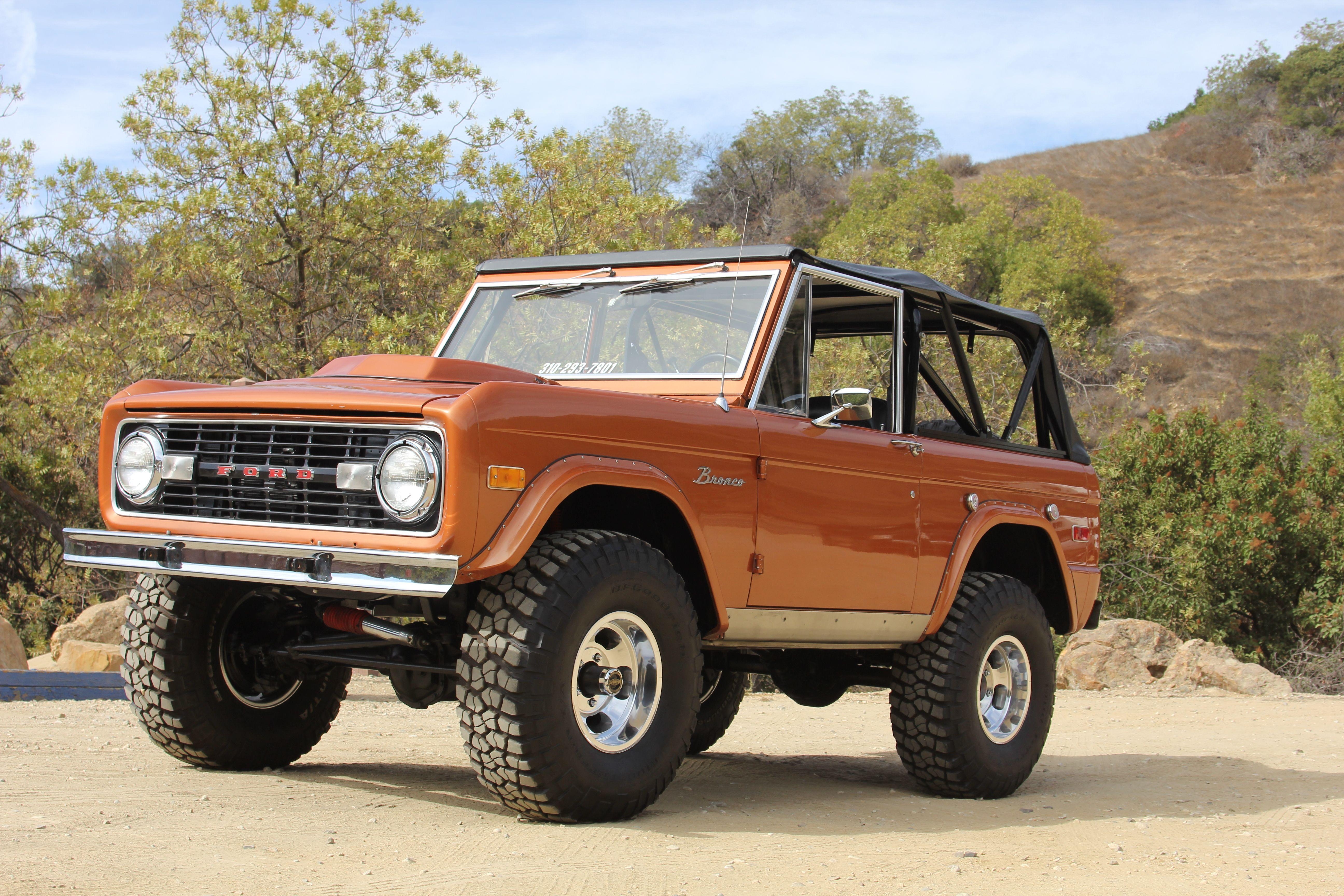 5190x3460 Ford Bronco Indy Truck Gallery Wheels Inc, Desktop