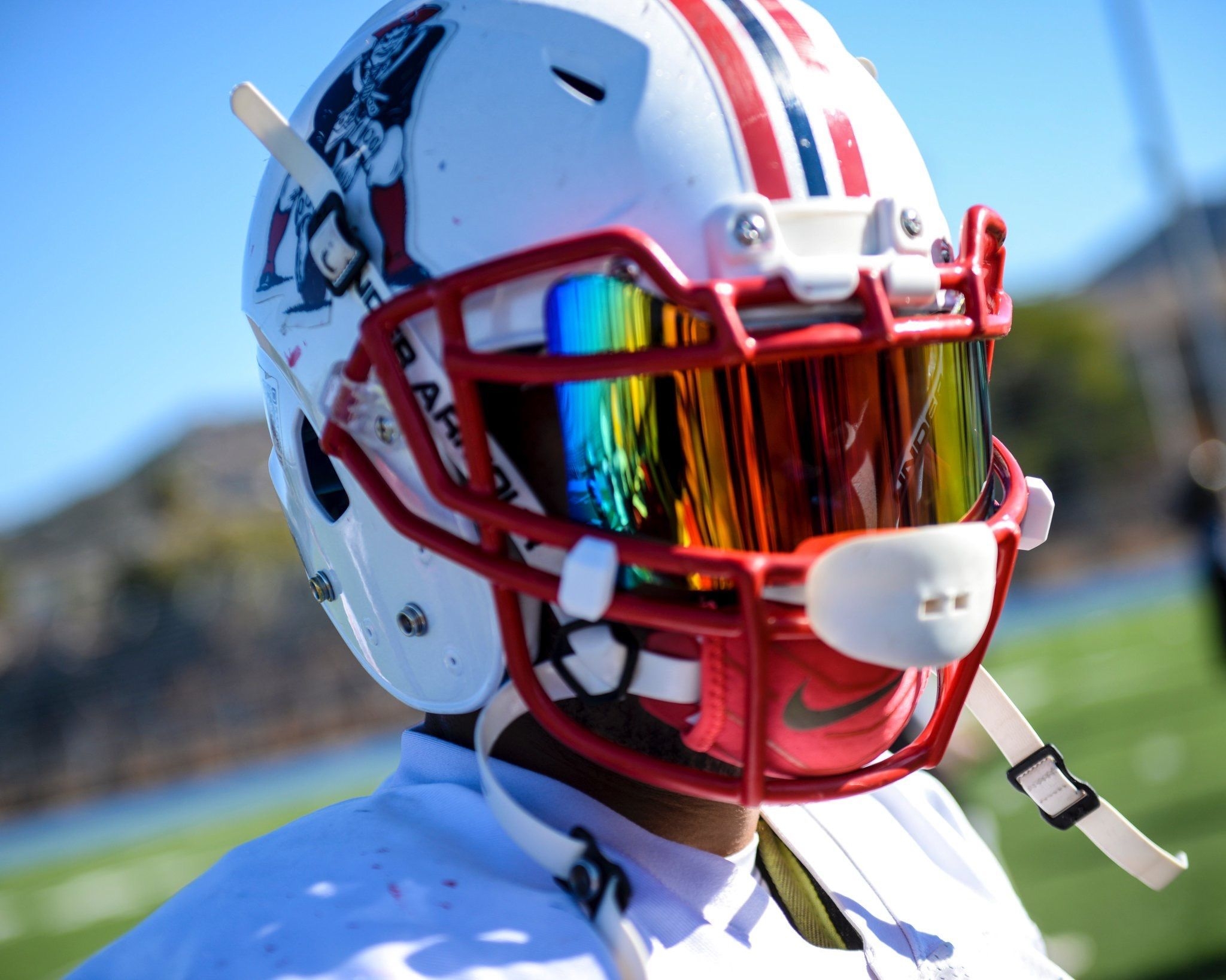 2050x1640 SHOC Red Iridium Visor on a Schutt Vengeance Patriots football helmet. Football helmets, Football, Football swag, Desktop