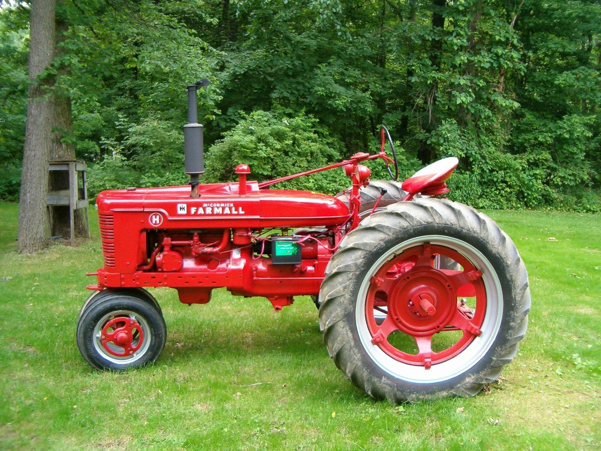 2050x1540 red and black farmall tractor free image, Desktop