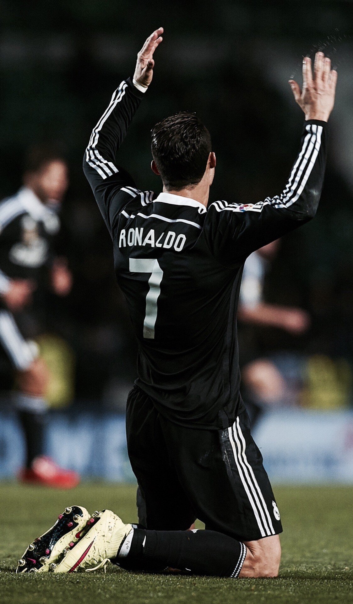 1130x1920 cristiano ronaldo wallpaper iphone, player, sports, team sport, sports equipment, ball game, Phone