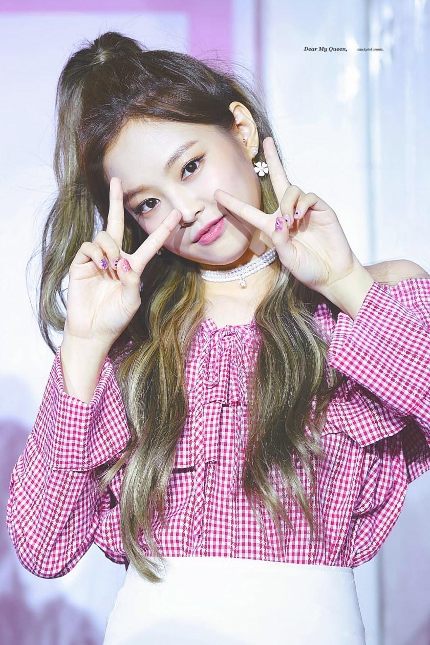 840x1260 Photo That Accurately Depict BLACKPINK Jennie's Cute vs. Side, Phone