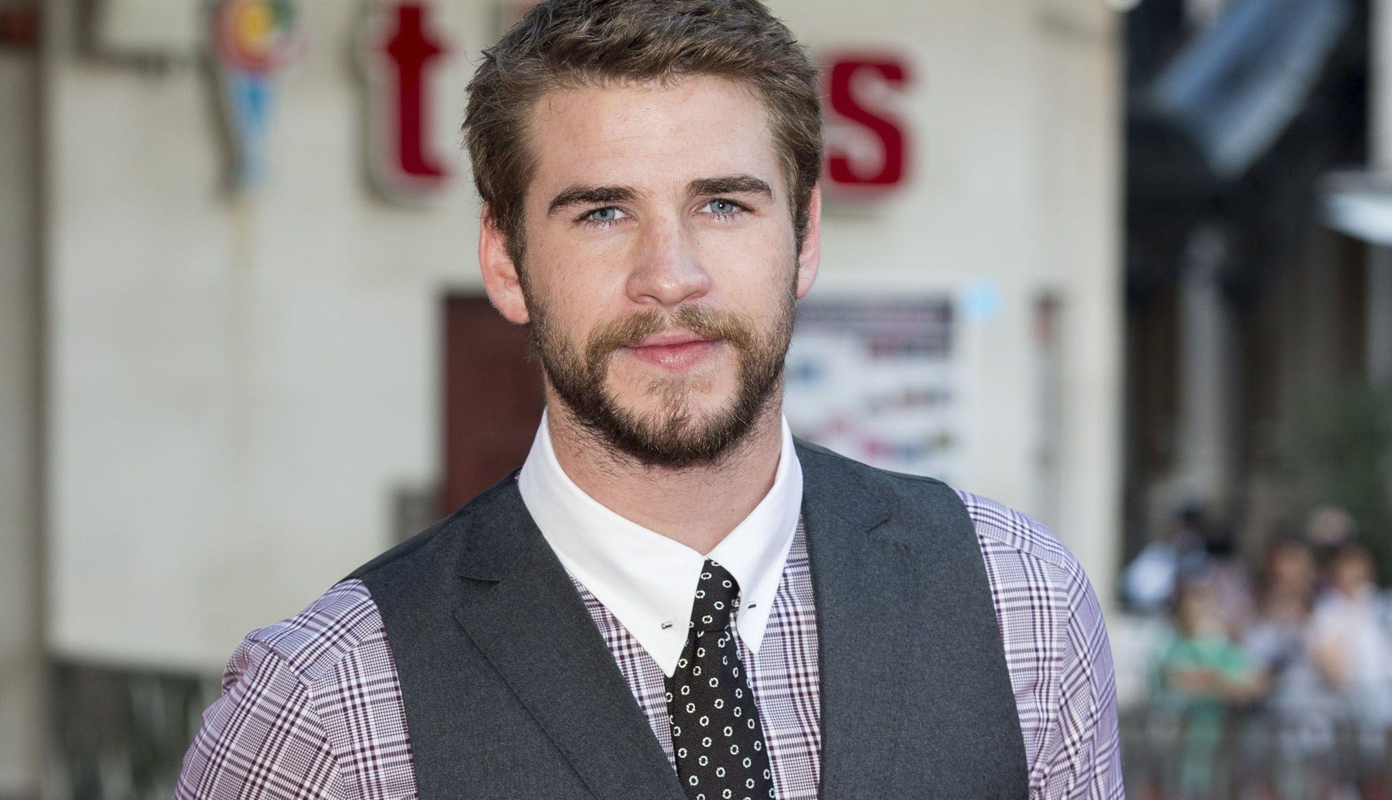 2030x1170 Liam Hemsworth Wallpaper Image Photo Picture Background, Desktop