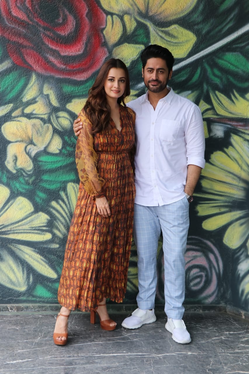 860x1280 Dia Mirza and Mohit Raina snapped promoting their web series 'Kaafir', Phone