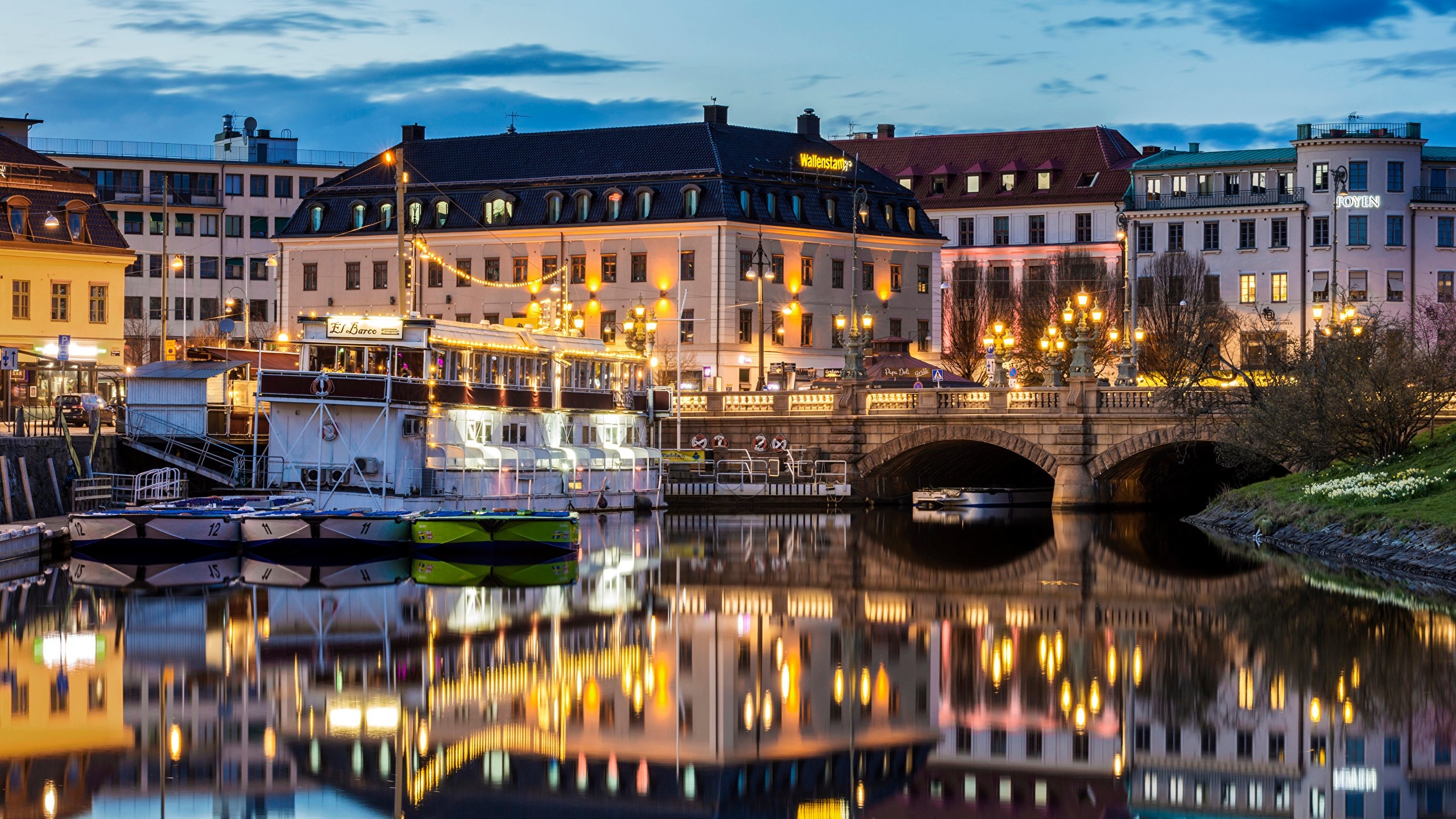 2560x1440 Picture Sweden Gothenburg Bridges Rivers Marinas Evening, Desktop